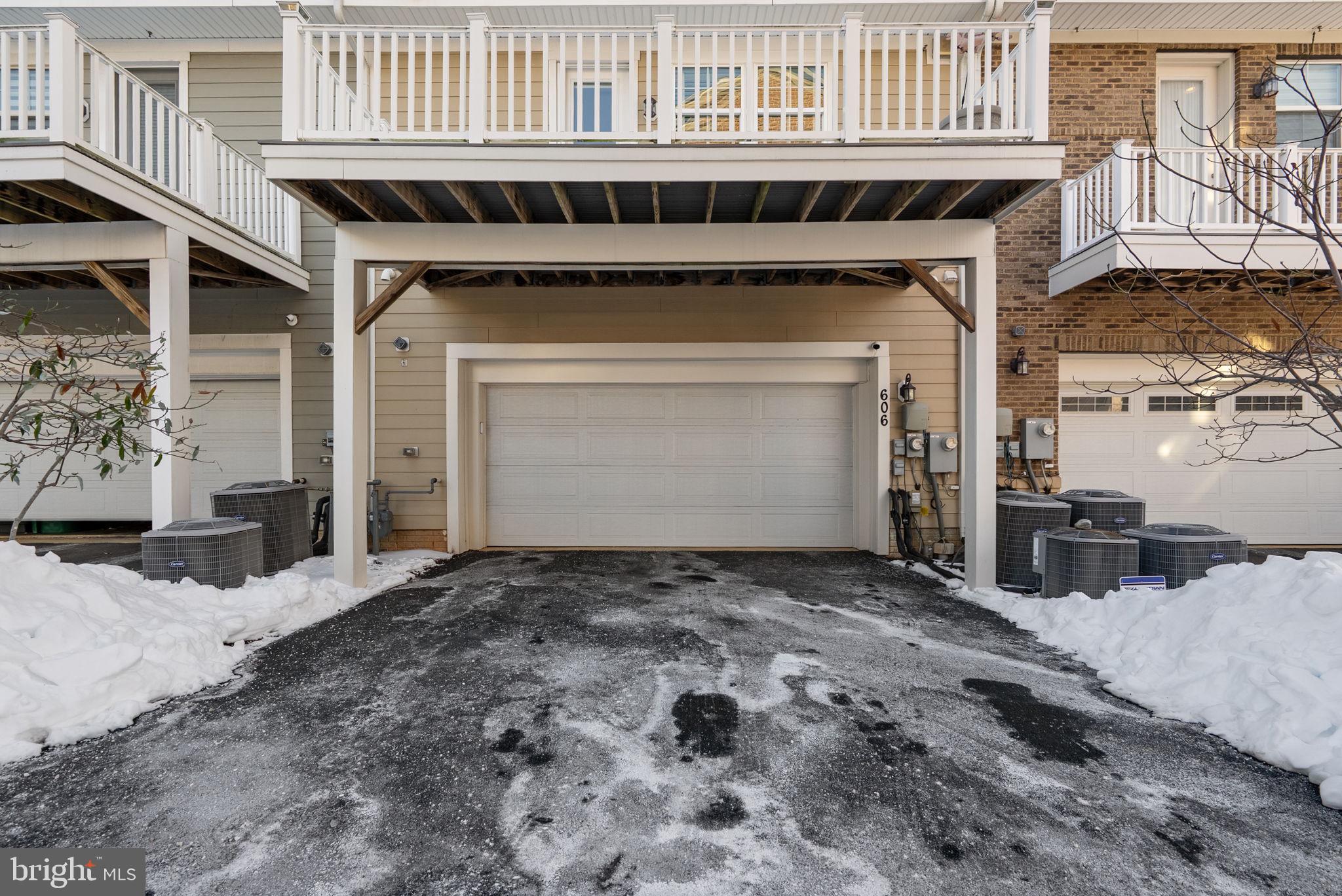 CROWN FARM - Residential