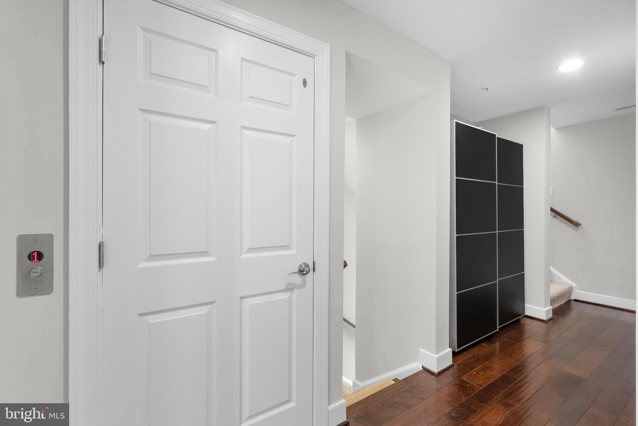 CROWN FARM - Residential