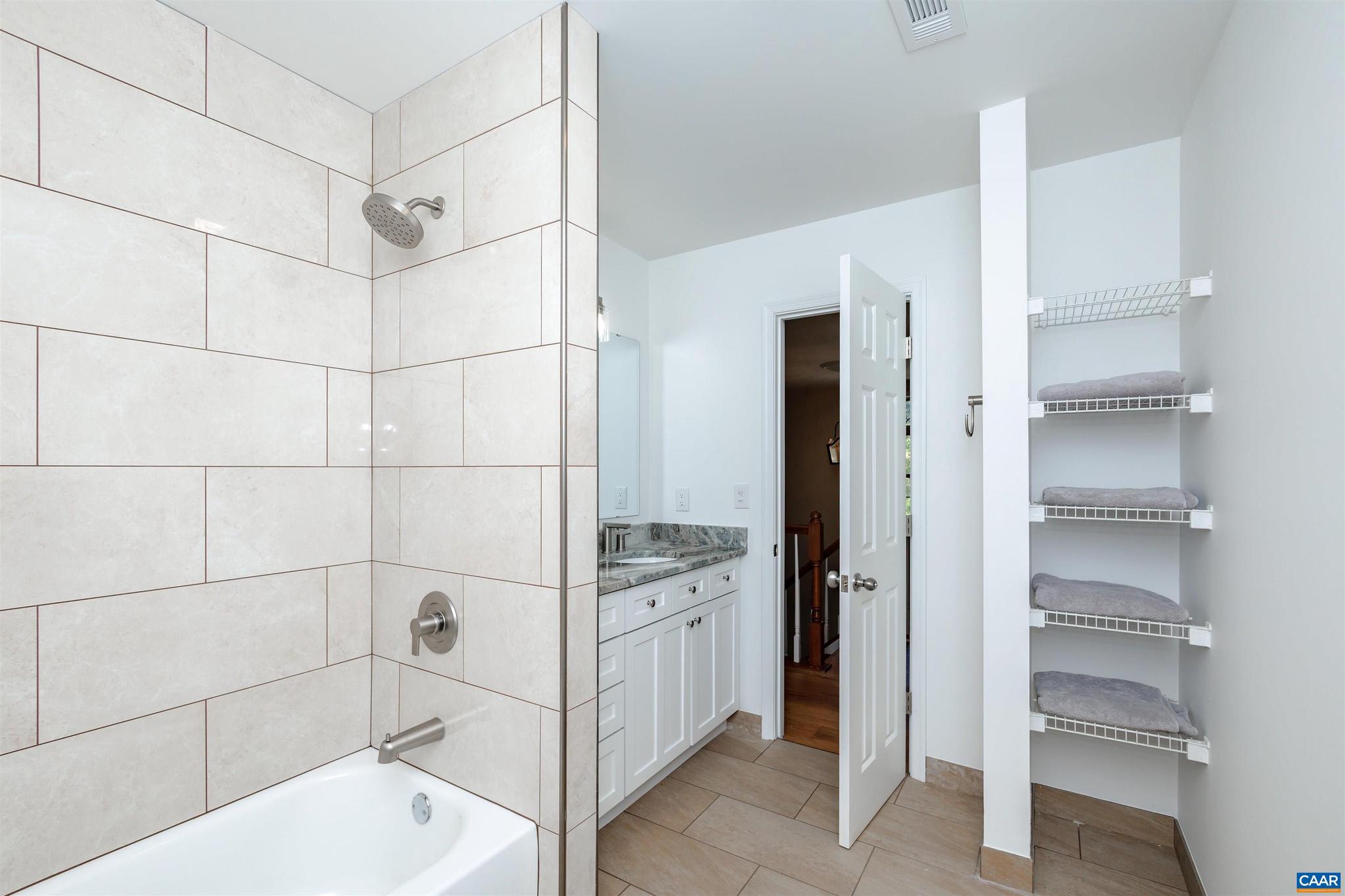 DOGWOOD LAKE ESTATES - Residential