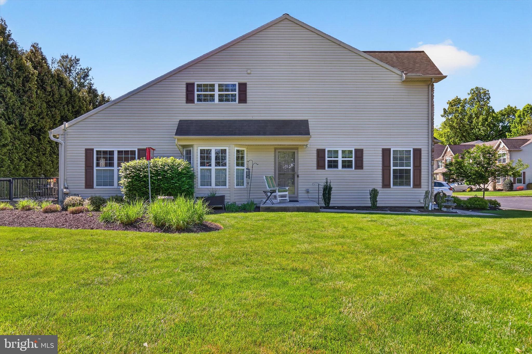 408 PIN OAK COURT