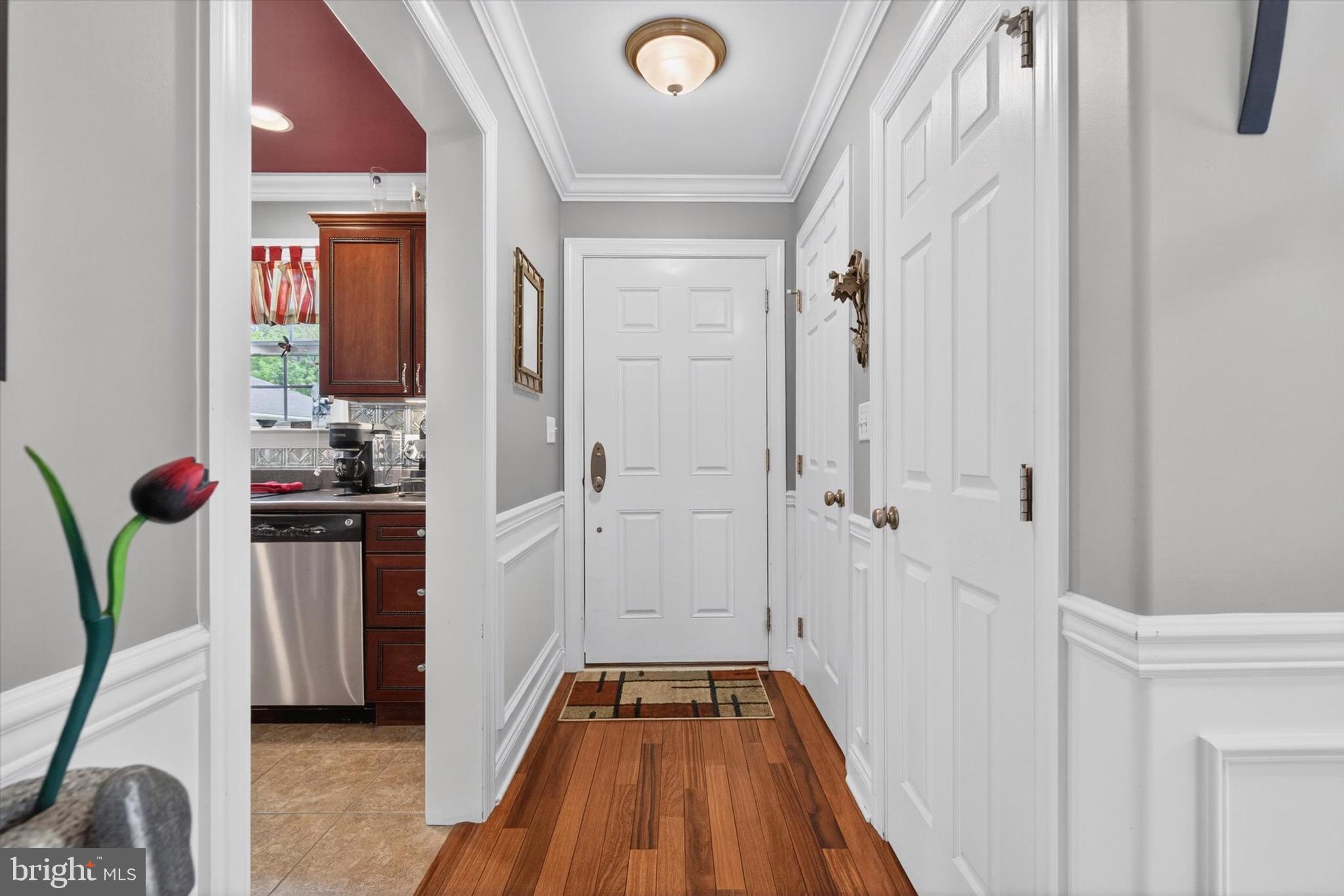 408 PIN OAK COURT