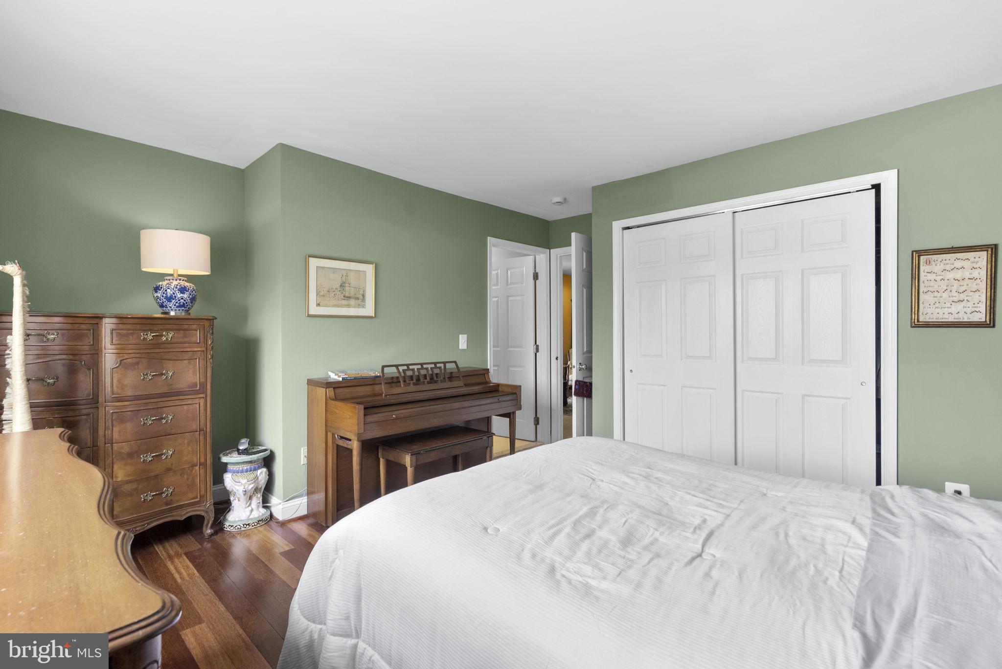 PINEY GLEN VILLAGE - Residential