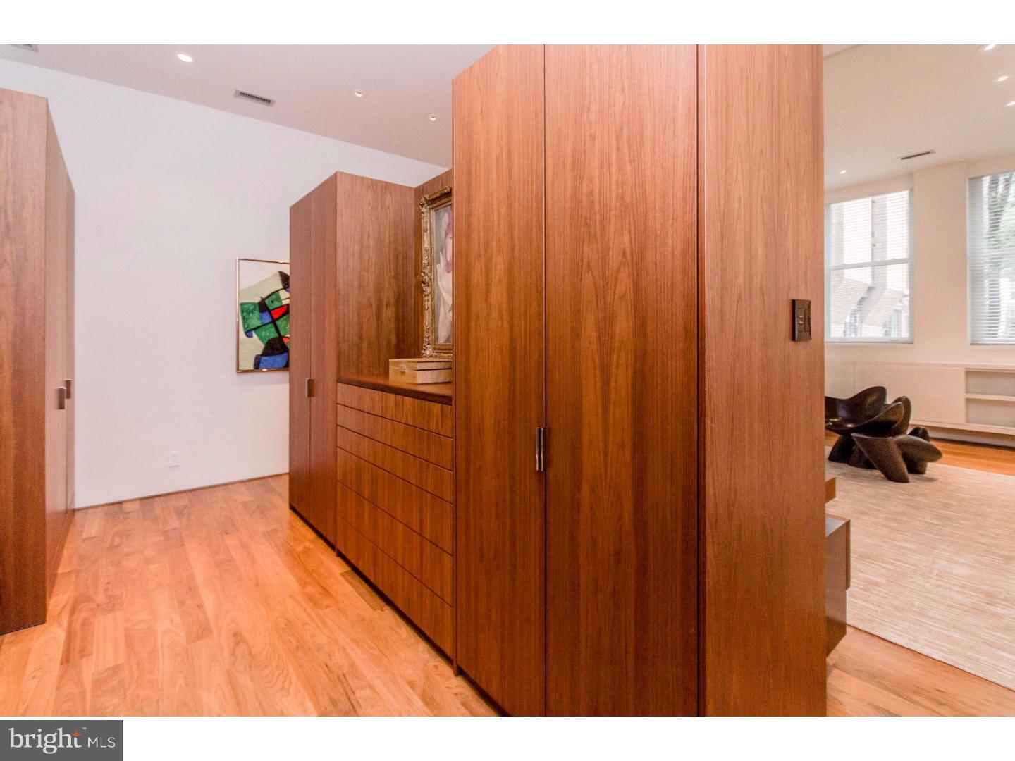 SOCIETY HILL - Residential