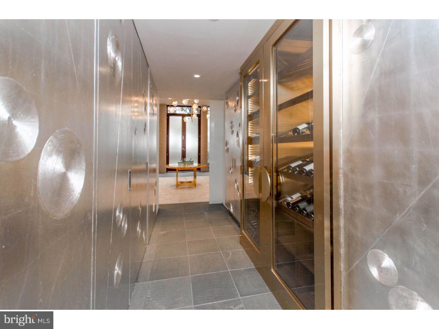 SOCIETY HILL - Residential