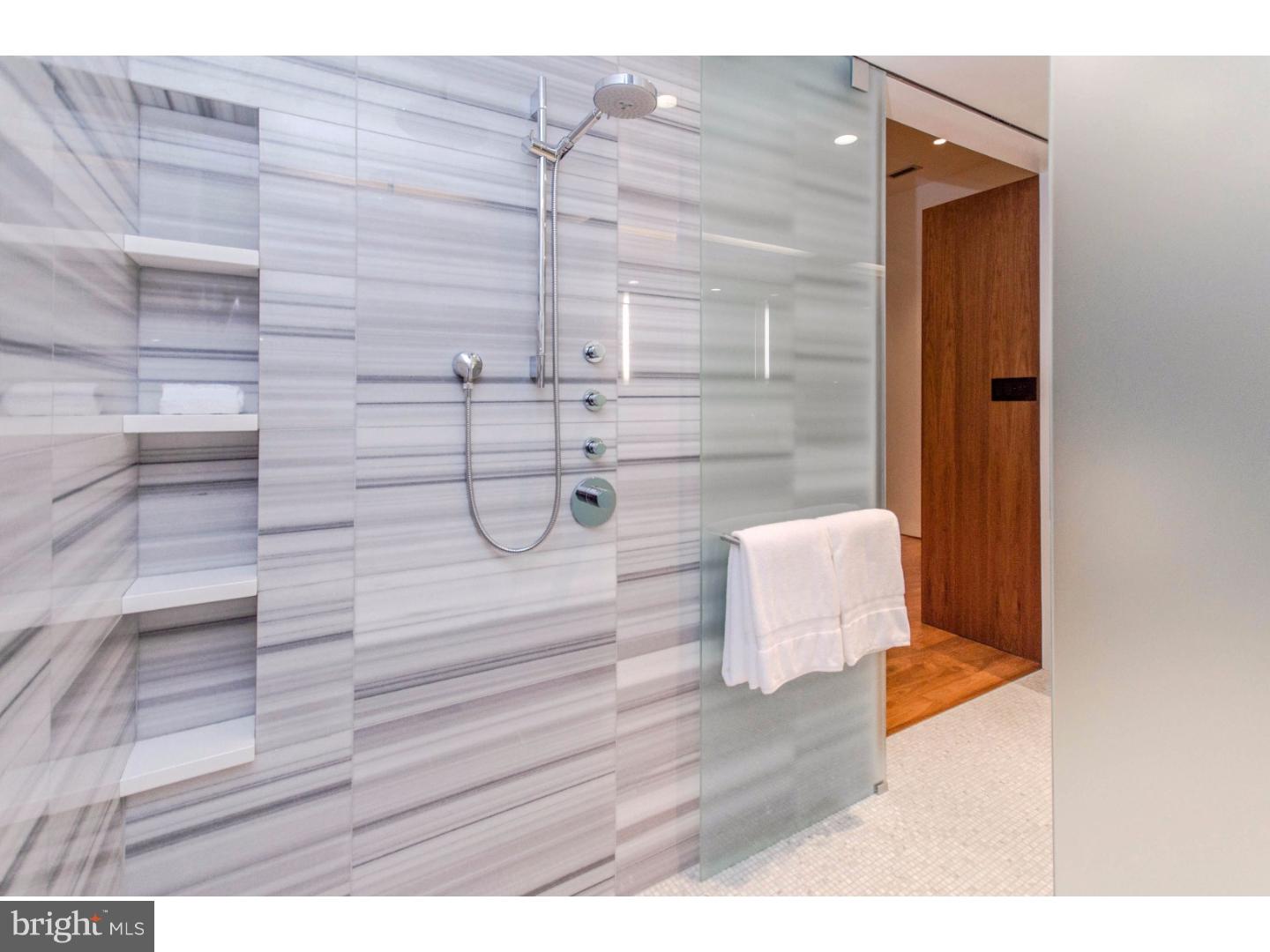 SOCIETY HILL - Residential