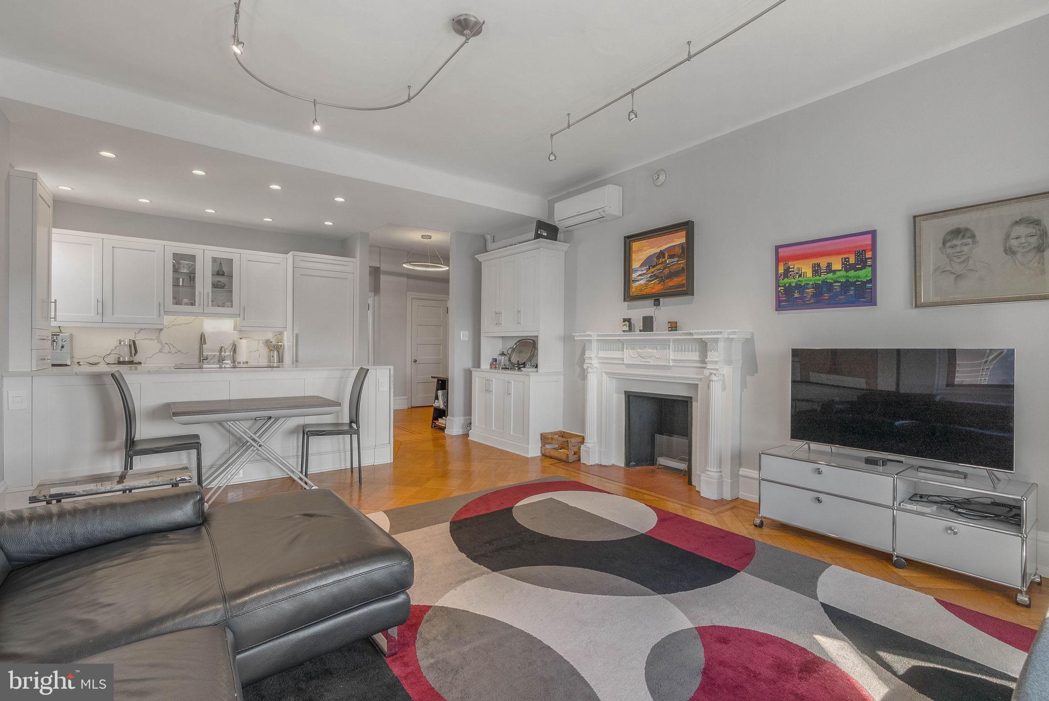 WASHINGTON SQ WEST - Residential