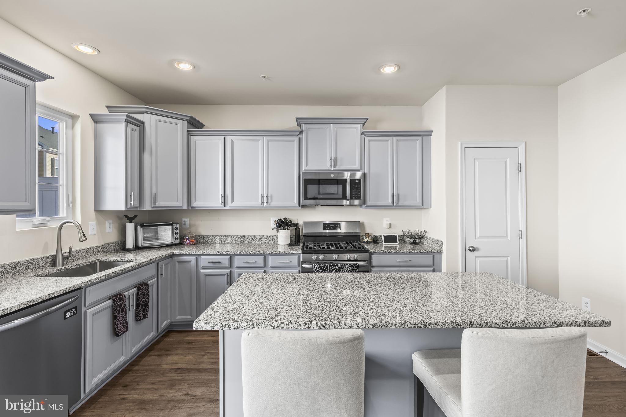 CREEKSTONE VILLAGE - Residential