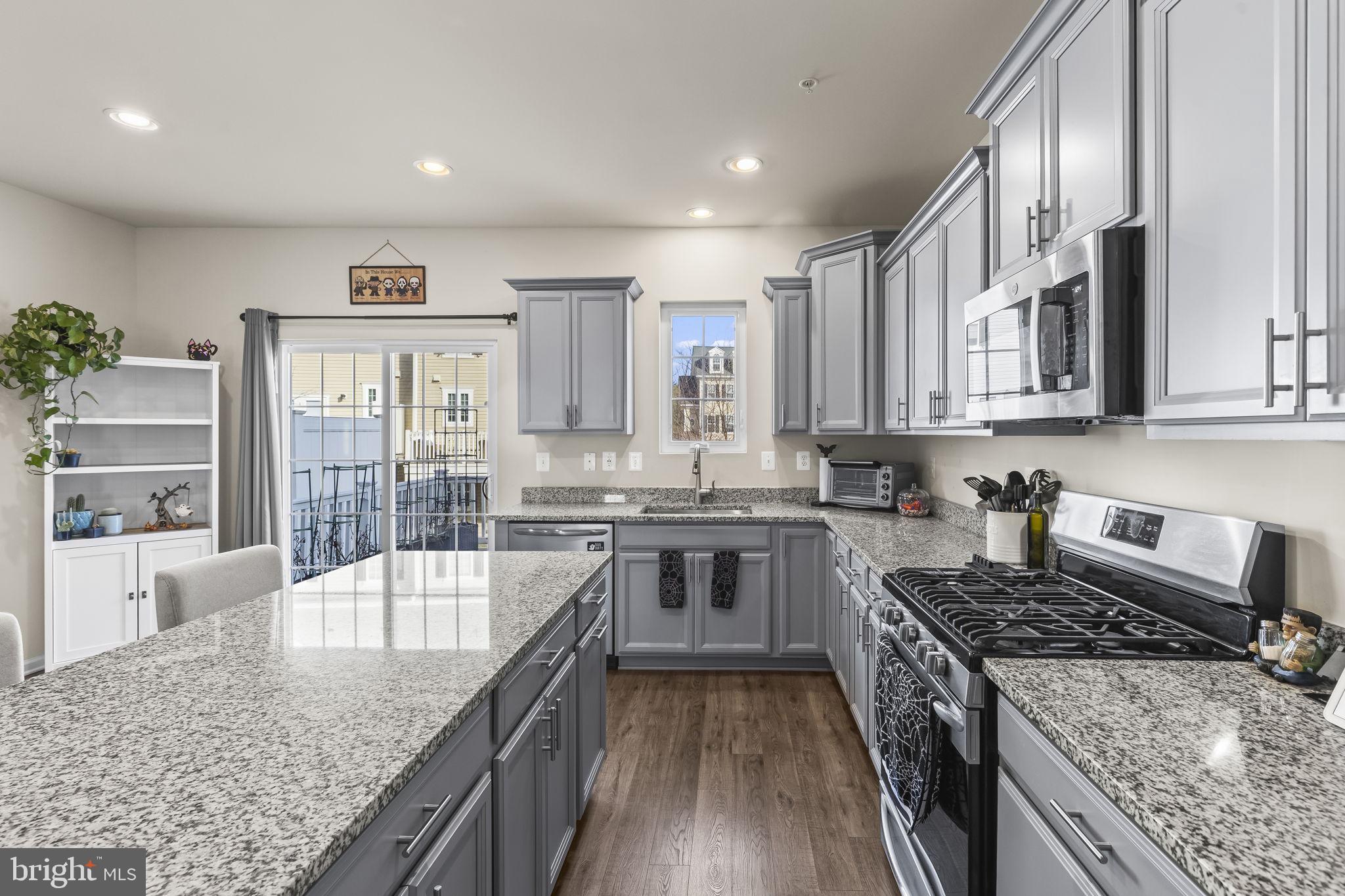 CREEKSTONE VILLAGE - Residential