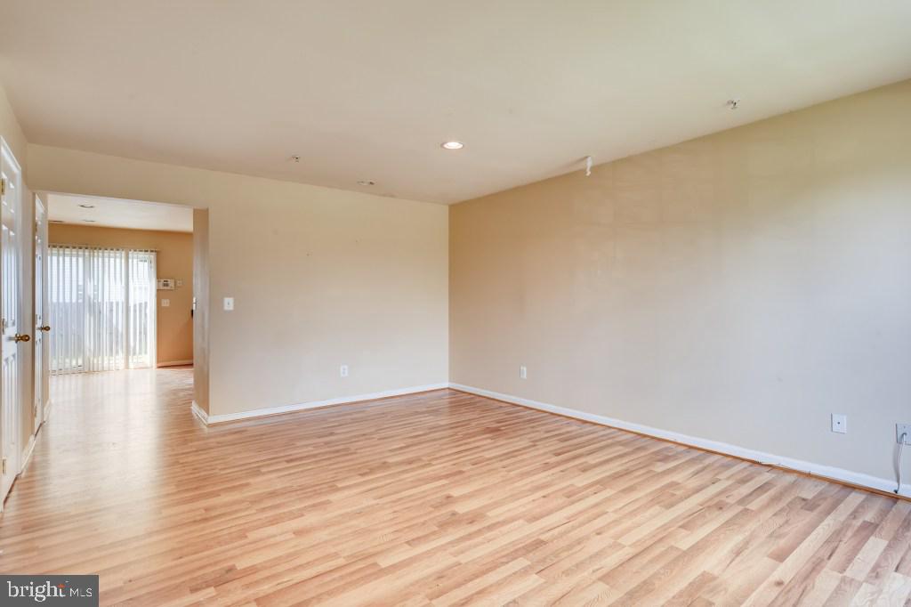 CARROLLWOOD MANOR - Residential