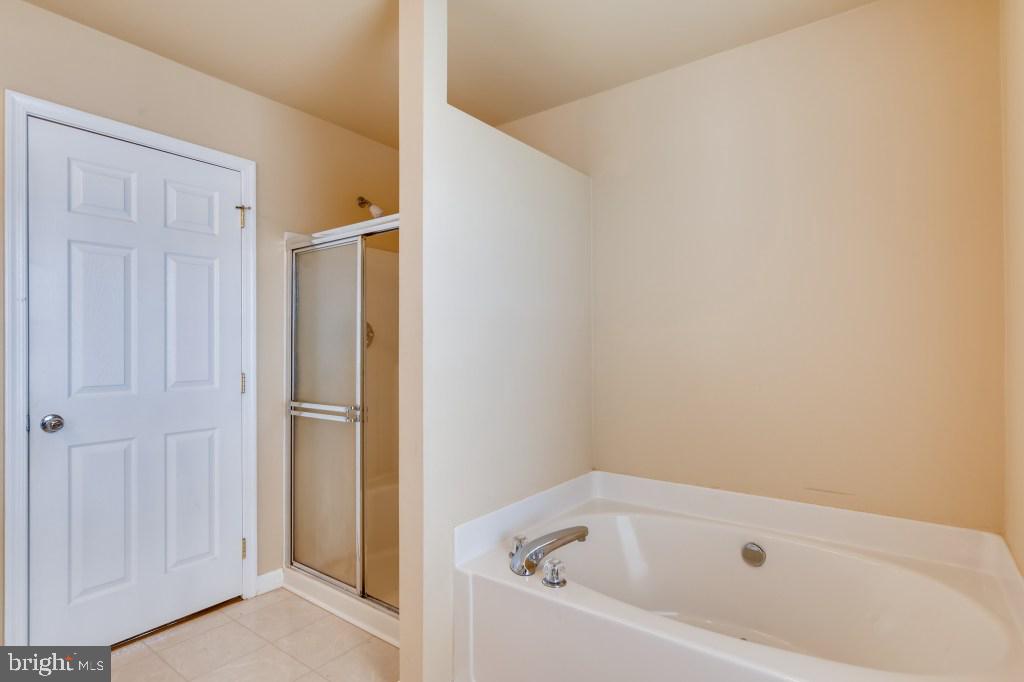 CARROLLWOOD MANOR - Residential