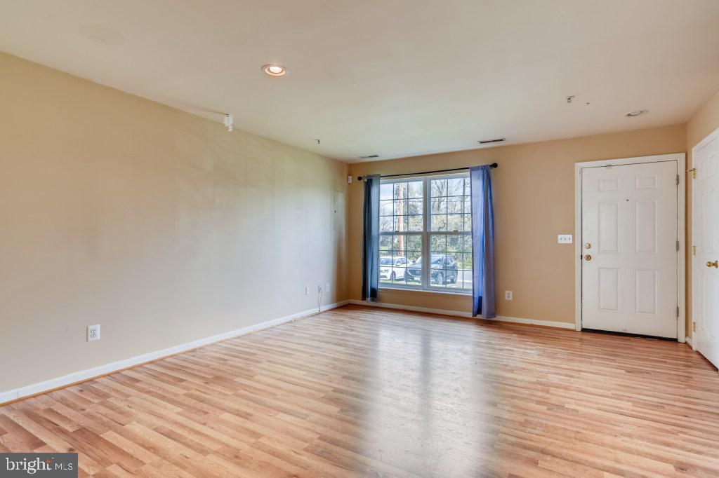 CARROLLWOOD MANOR - Residential