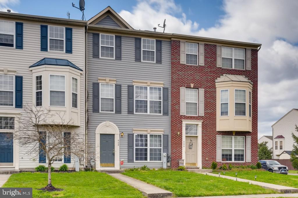 CARROLLWOOD MANOR - Residential