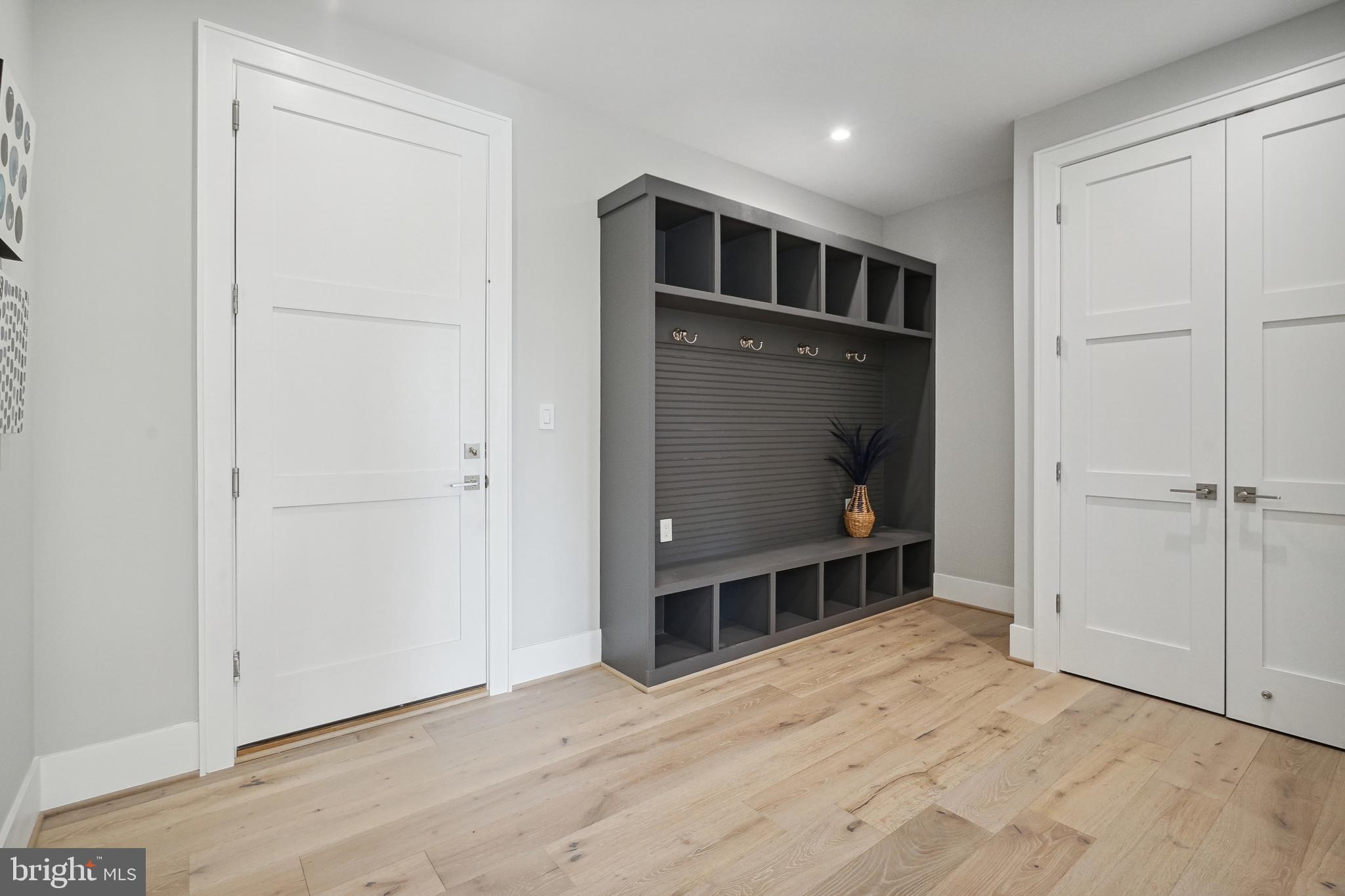 DEVON PARK - Residential