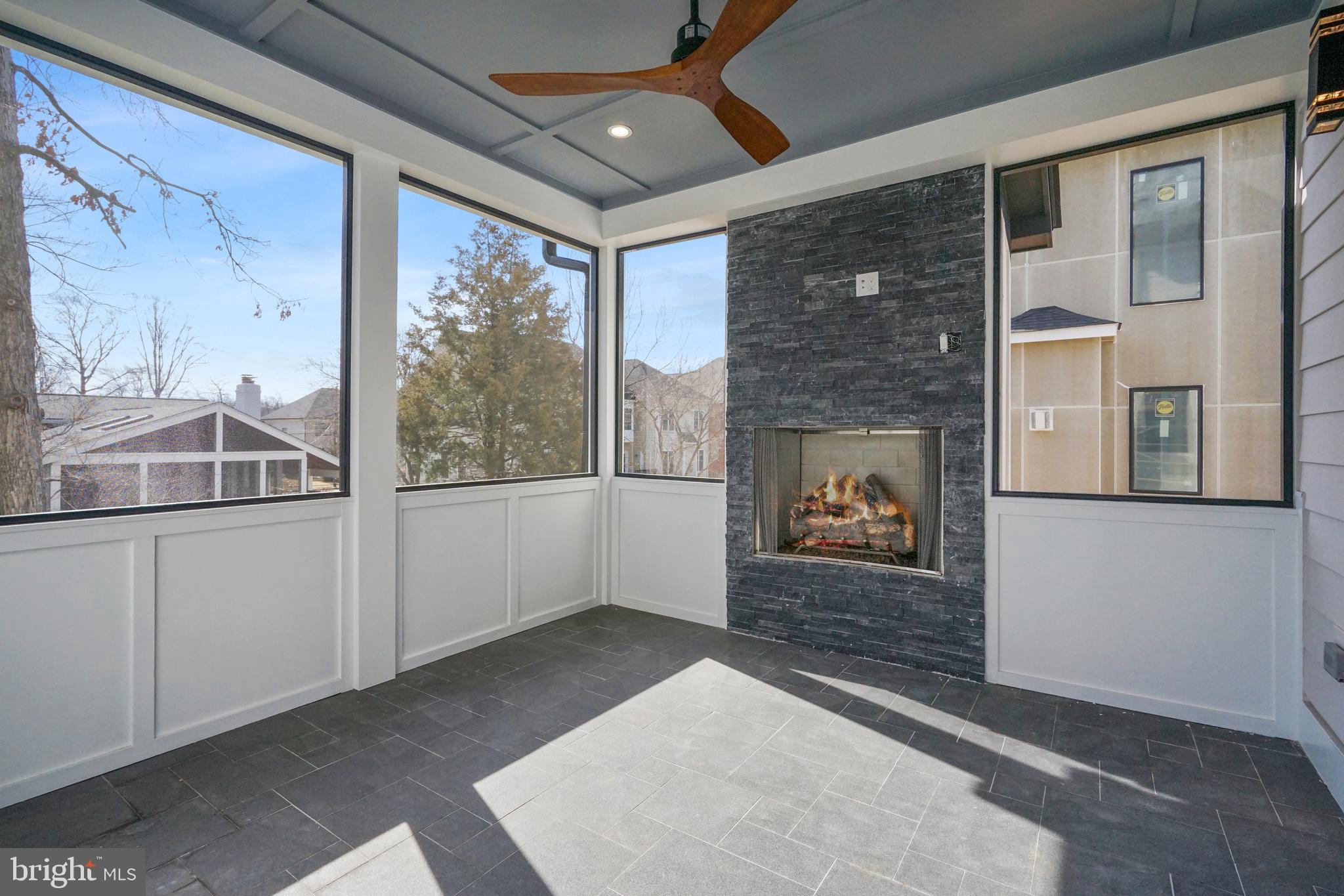 DEVON PARK - Residential