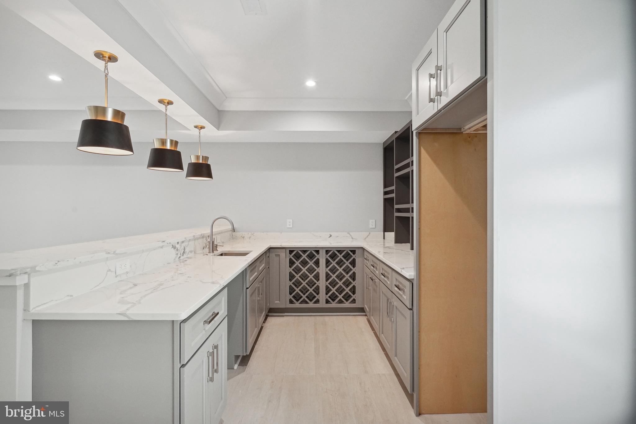 DEVON PARK - Residential