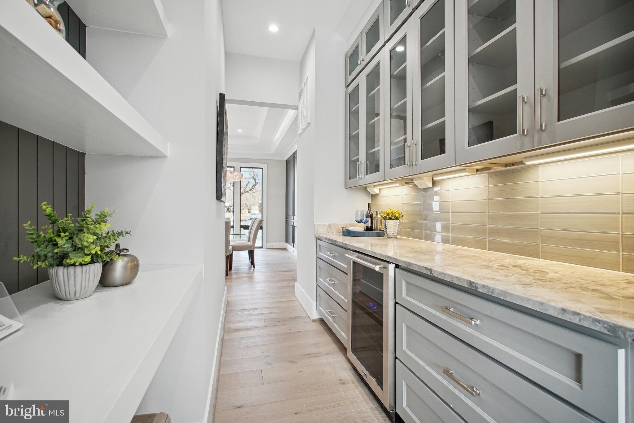 DEVON PARK - Residential