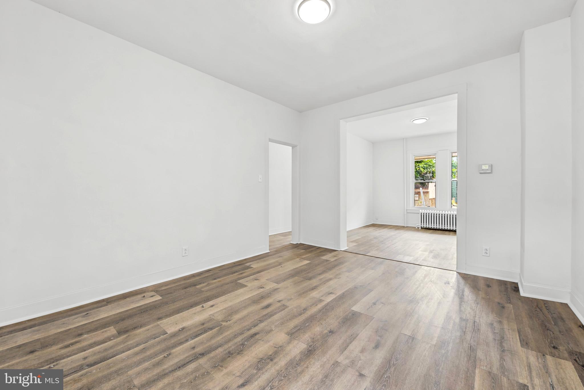 751 E LINCOLN HIGHWAY