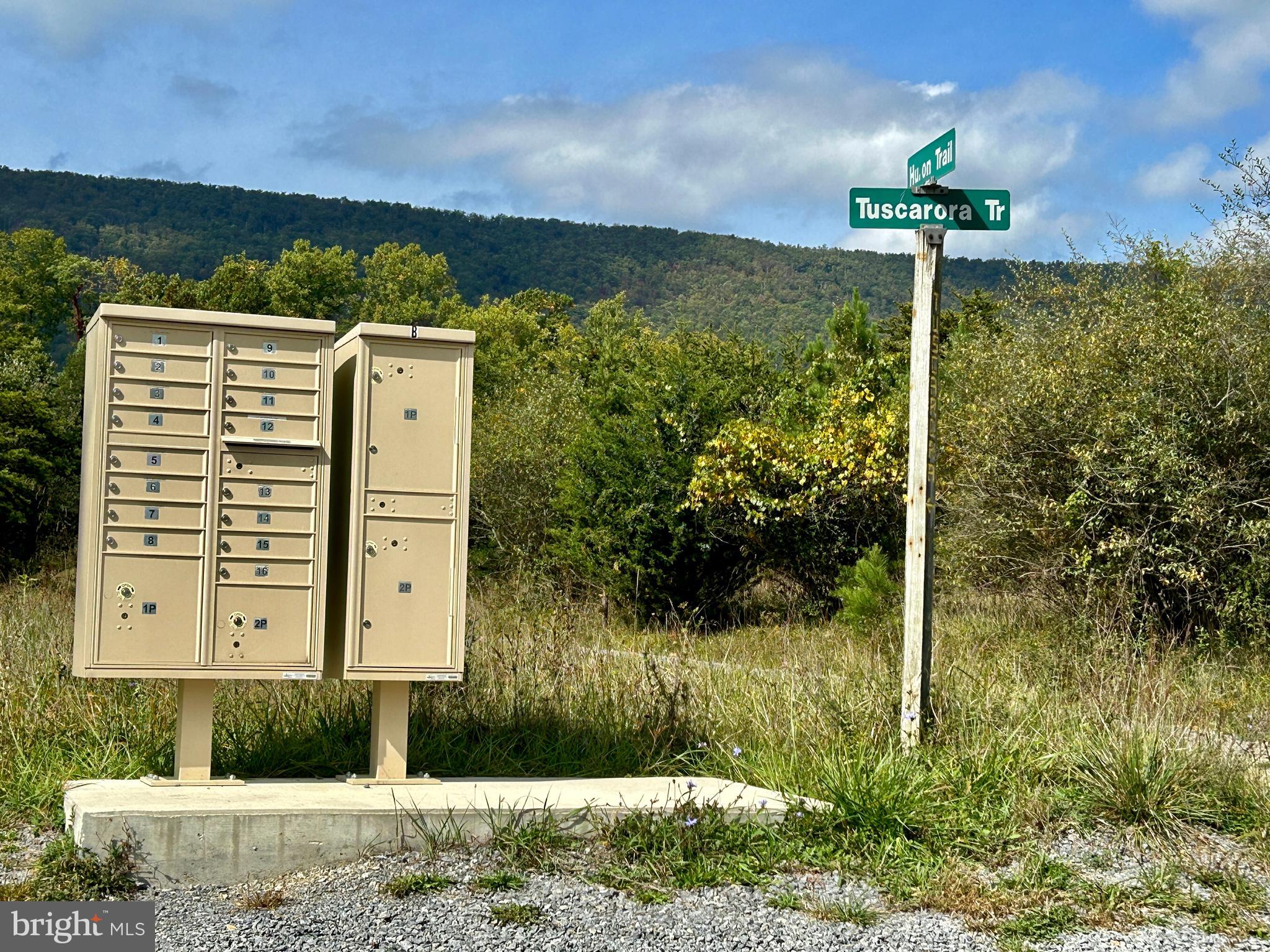 THUNDERBIRD HILLS - Land