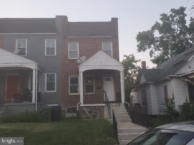 Lovely home just hit the market in Clayborn neighborhood of Baltimore. This home features spacious floor plan and great exterior space for entertaining. Close to major routes retail and dining.