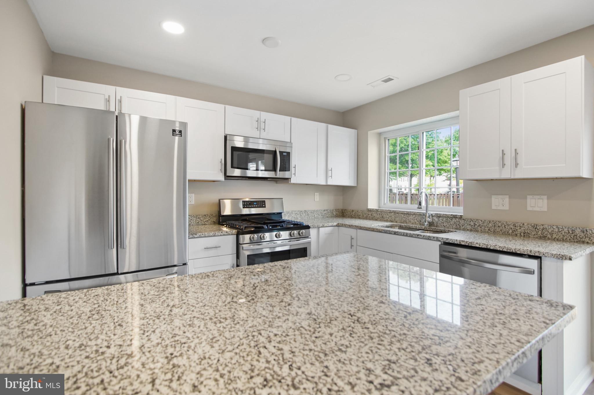 LANDSDOWNE - Residential