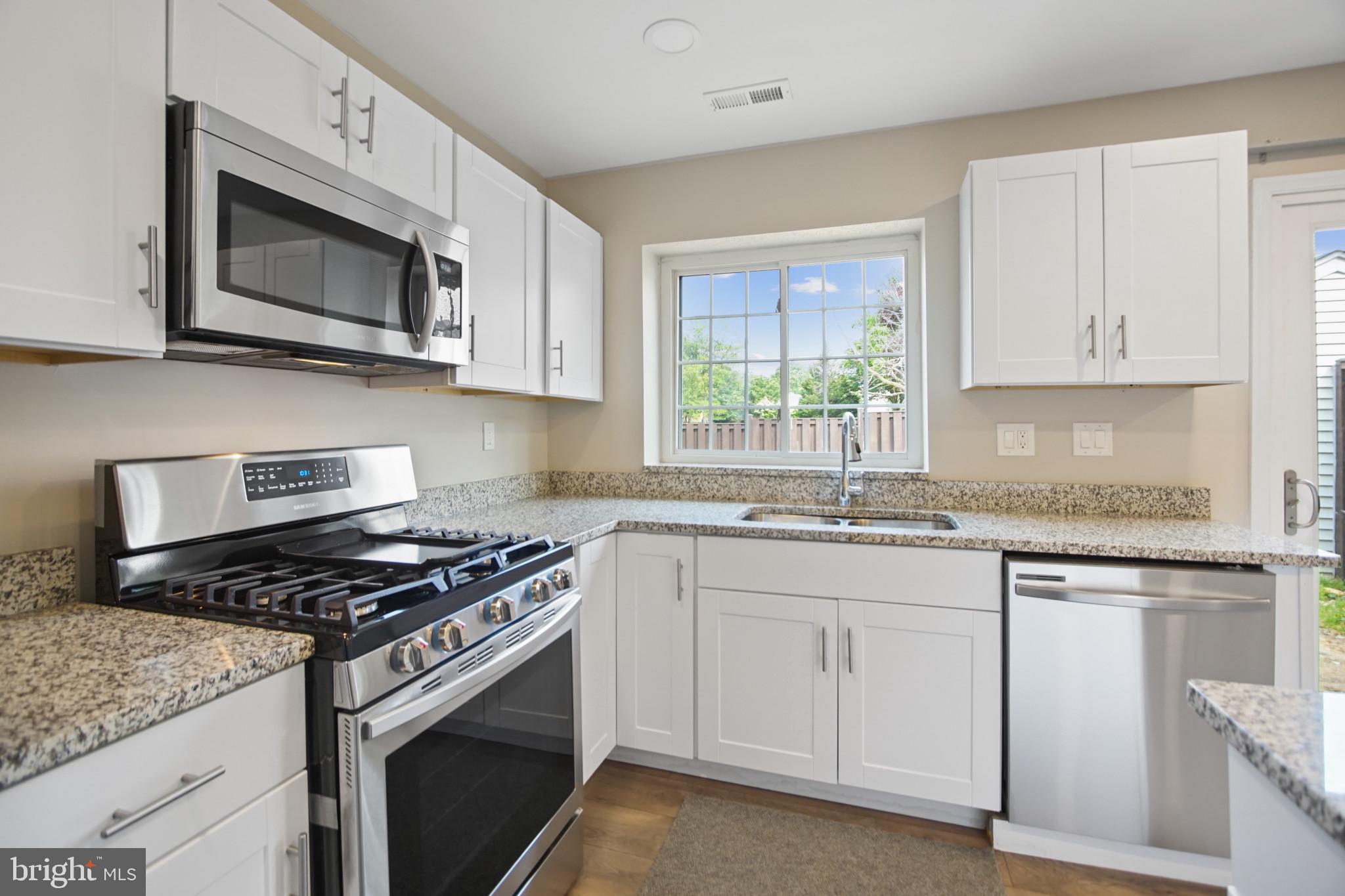 LANDSDOWNE - Residential