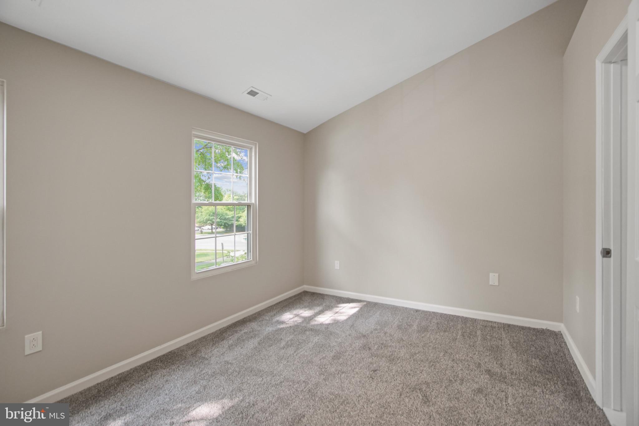 LANDSDOWNE - Residential