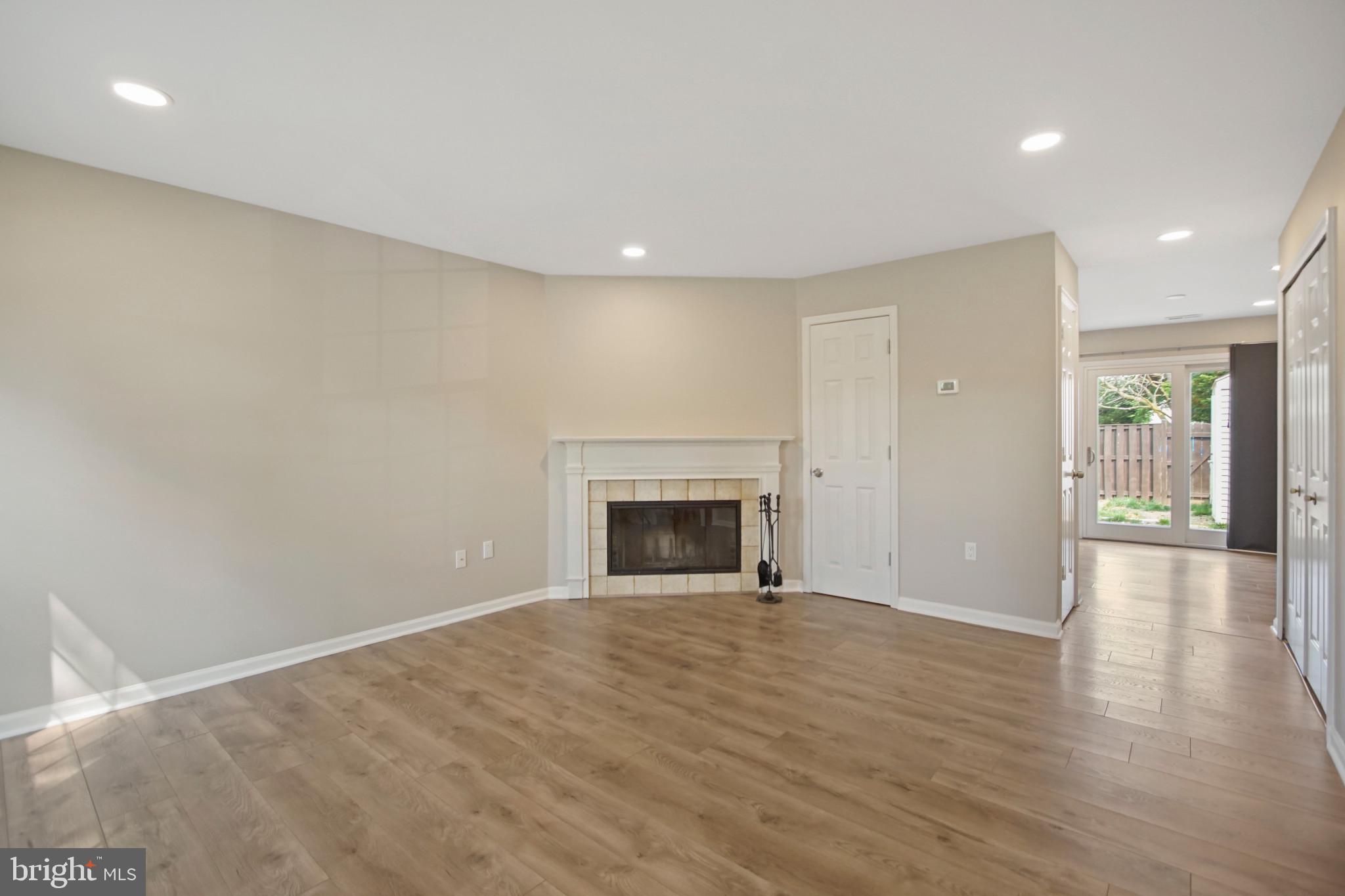 LANDSDOWNE - Residential