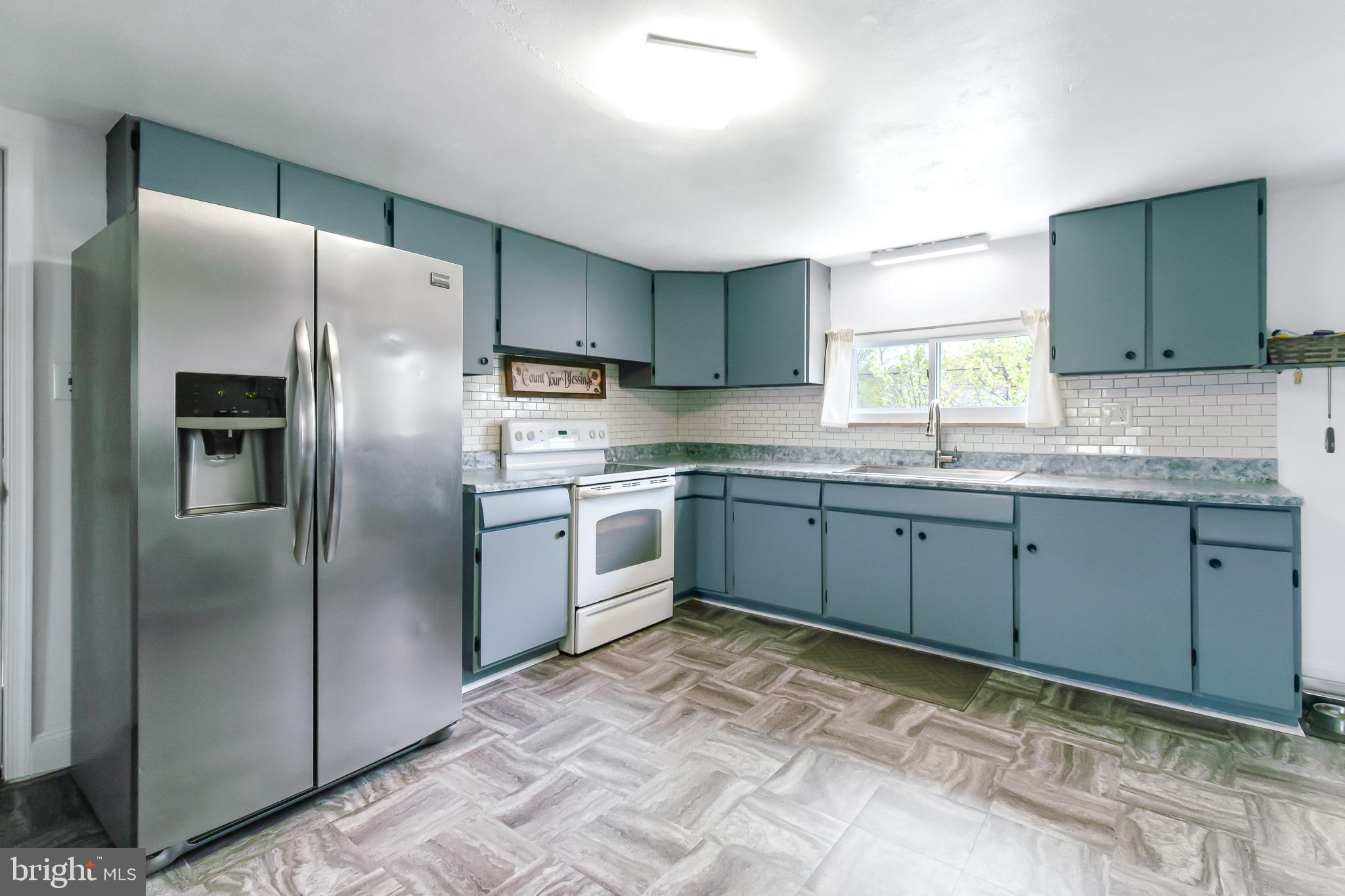 4487 CHINCHILLA AVENUE