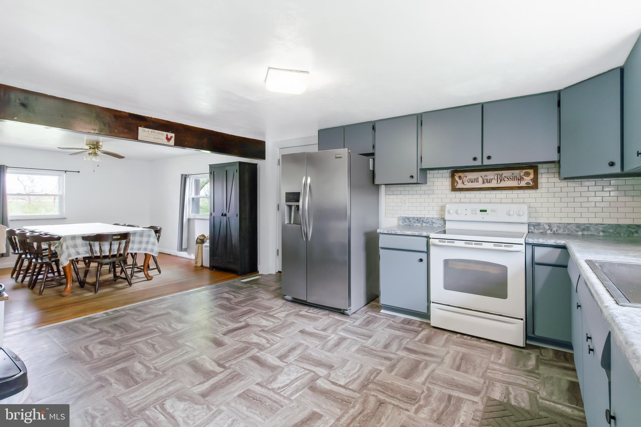 4487 CHINCHILLA AVENUE