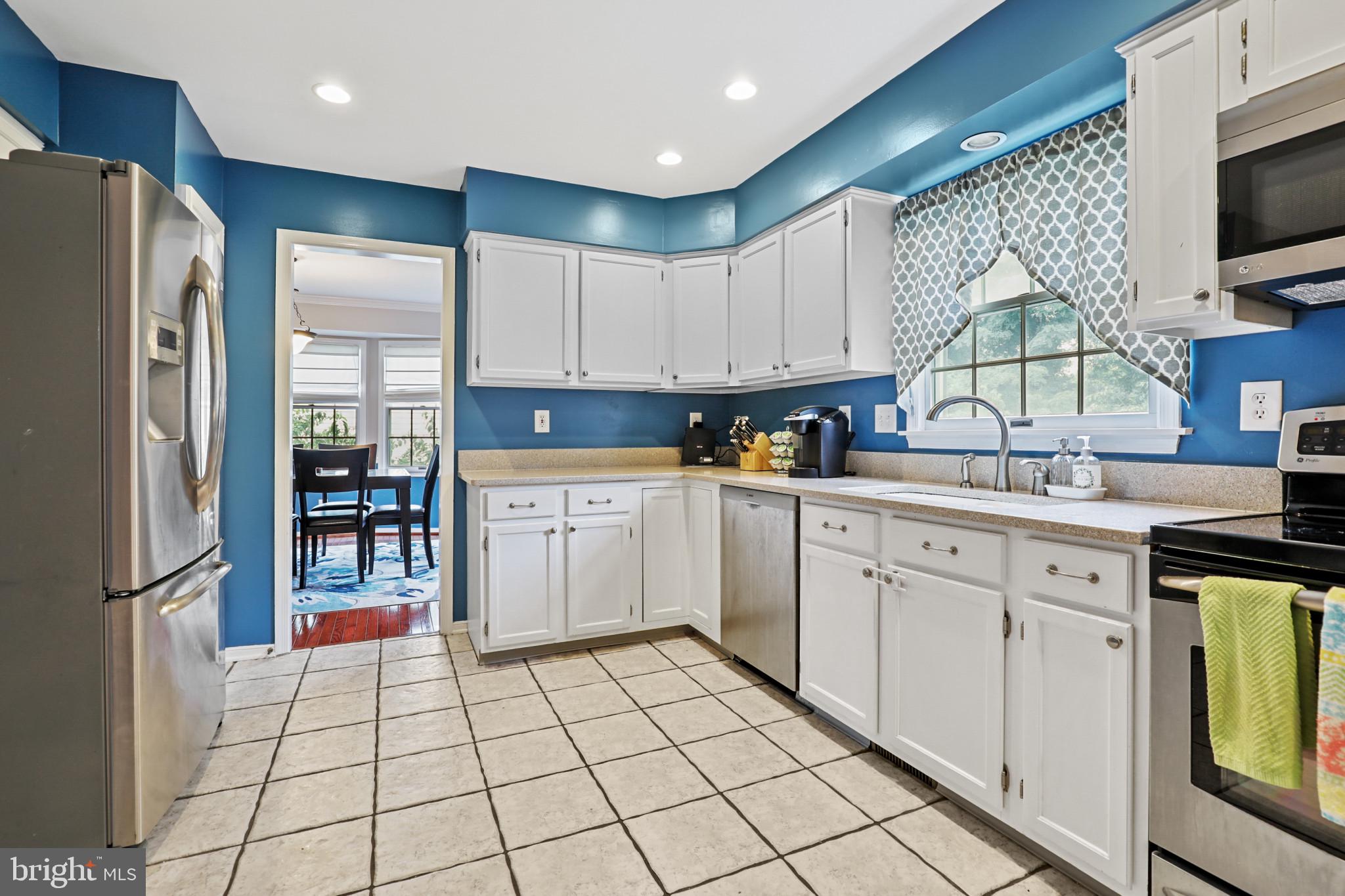 OVERVIEW MANOR - Residential