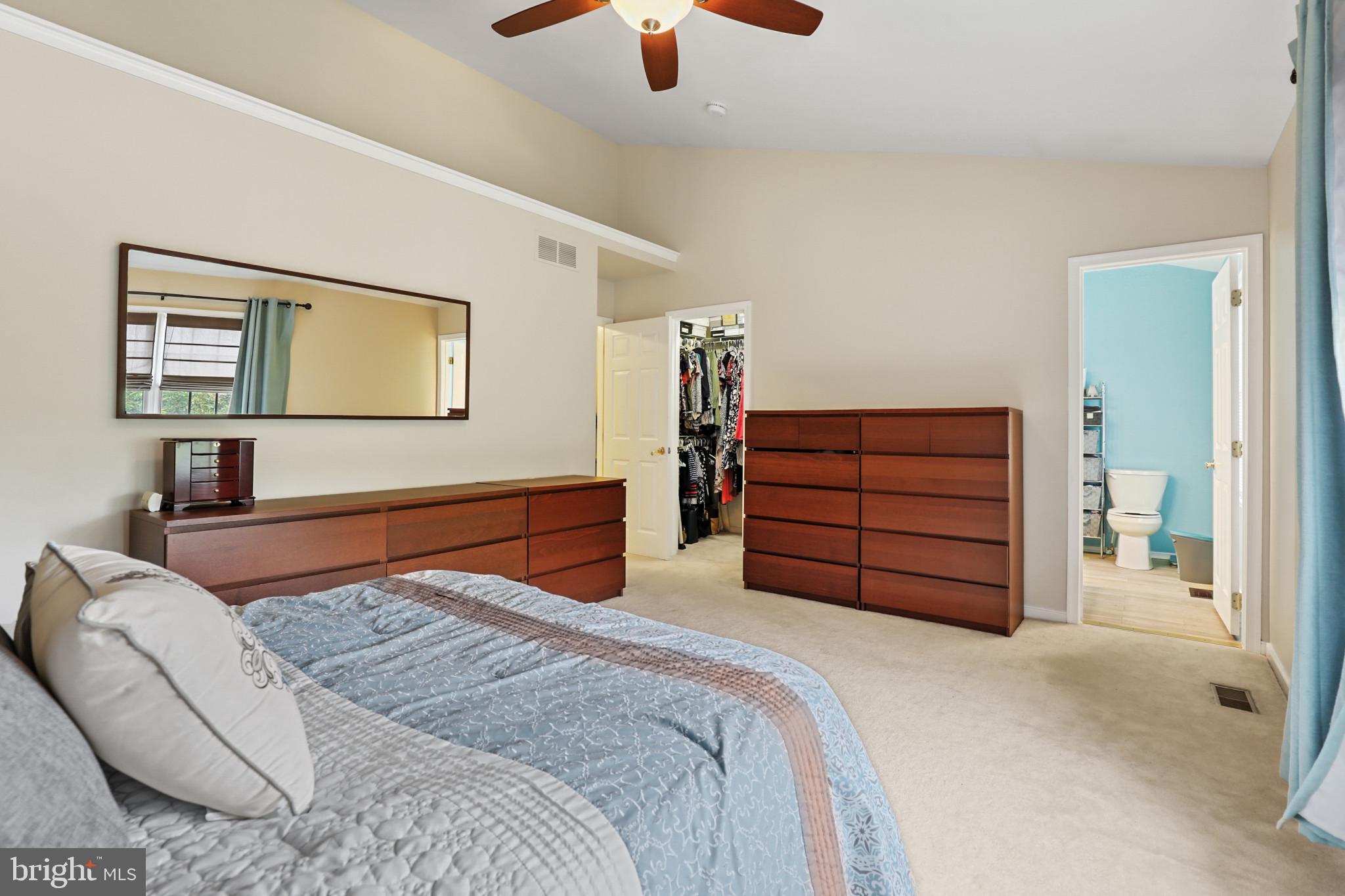 OVERVIEW MANOR - Residential