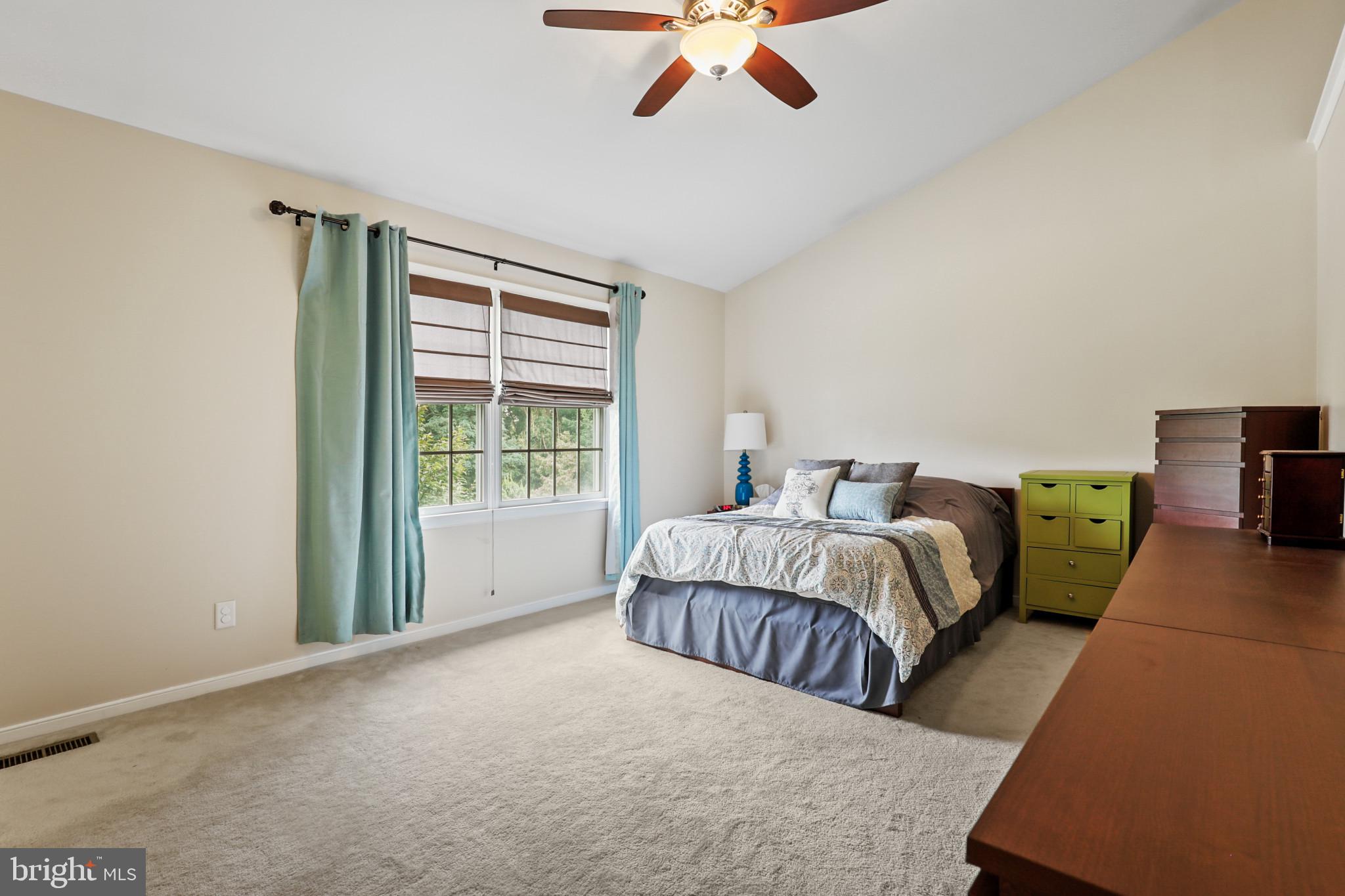 OVERVIEW MANOR - Residential