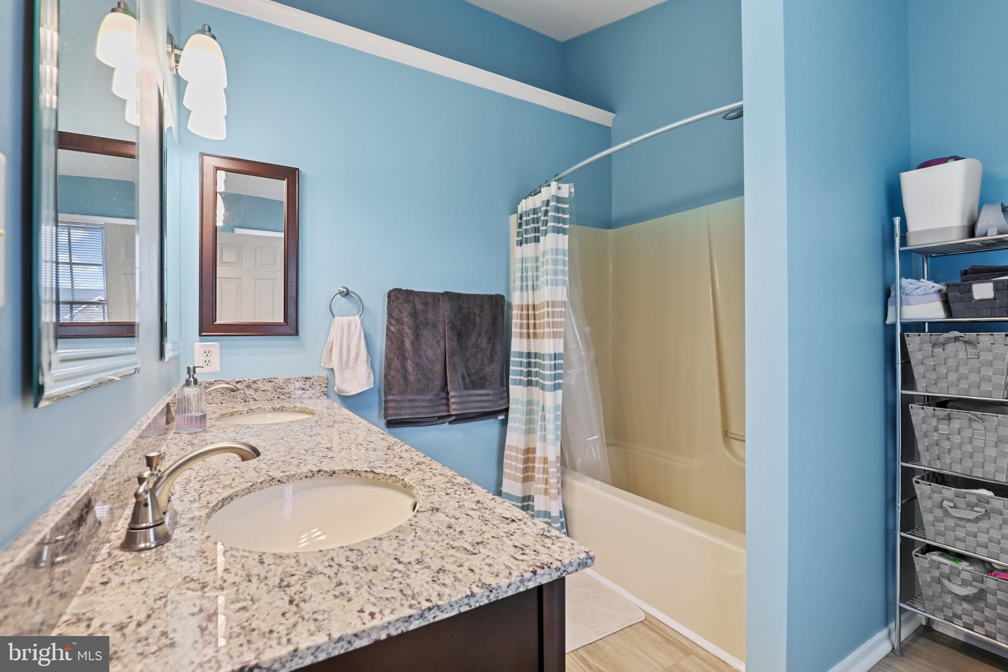 OVERVIEW MANOR - Residential