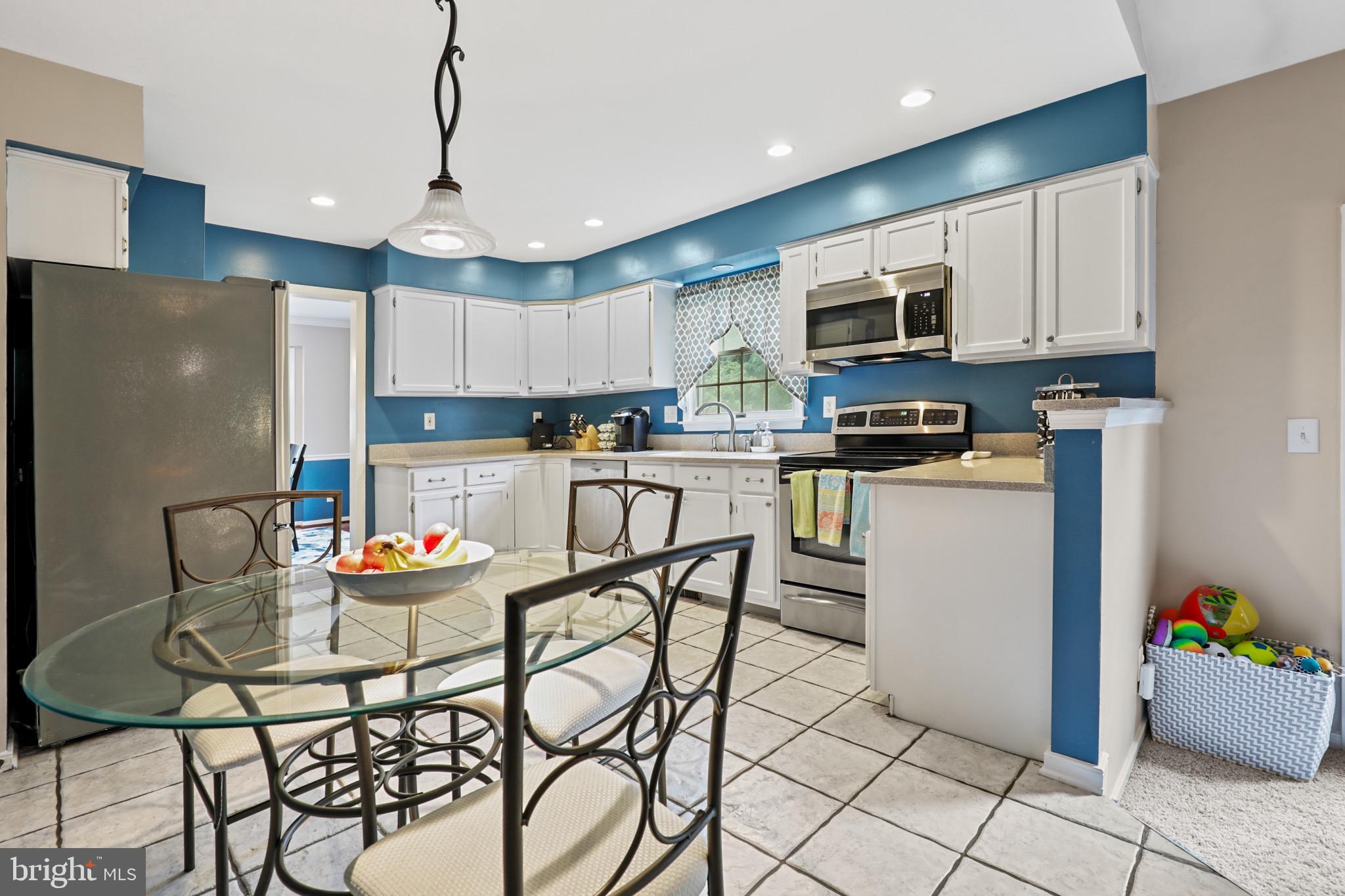 OVERVIEW MANOR - Residential