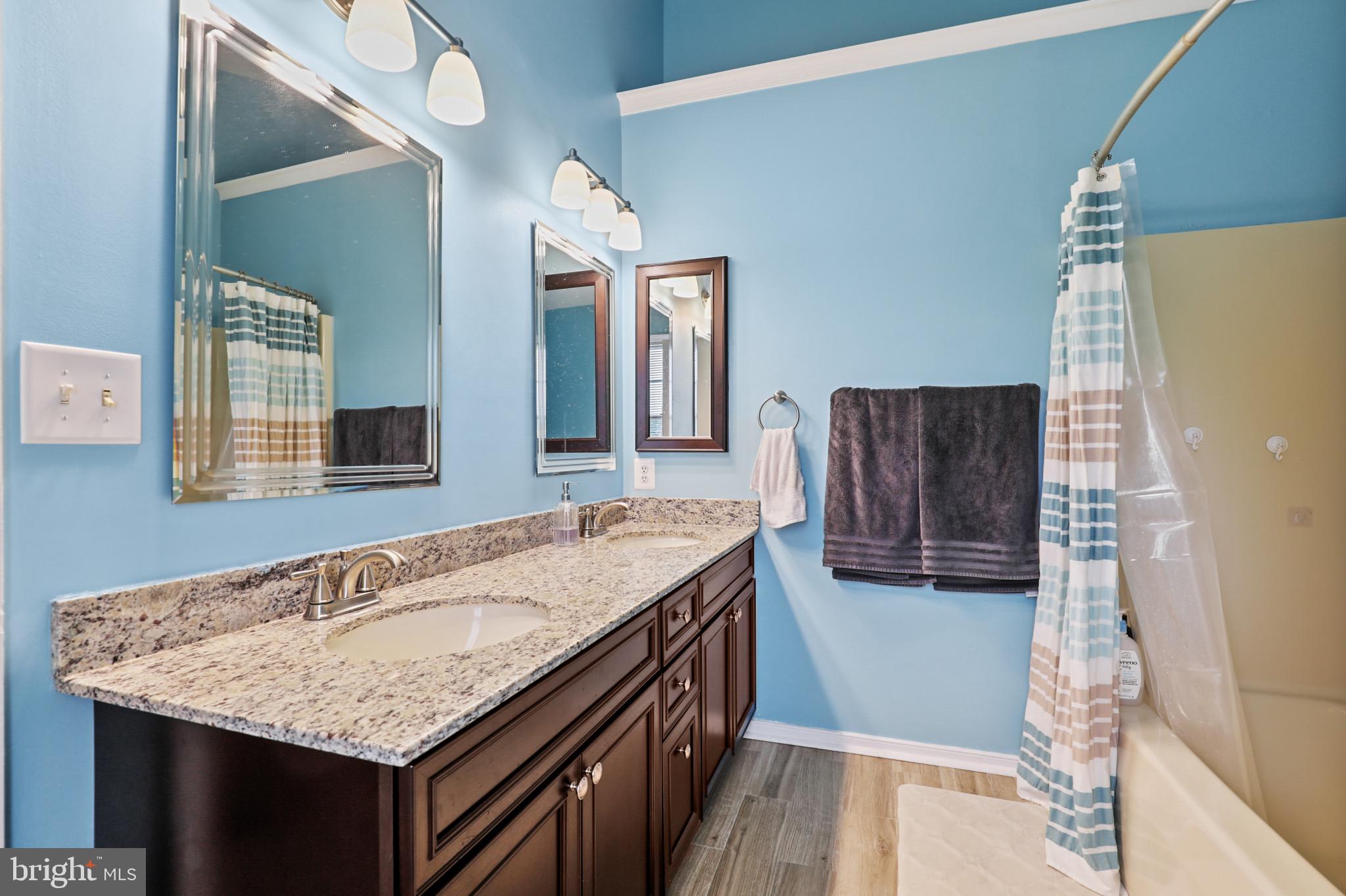 OVERVIEW MANOR - Residential