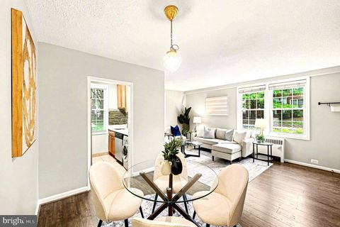 Photo of 222 N Thomas Street #222-3, ARLINGTON, VA 22203 (MLS # VAAR2072472)