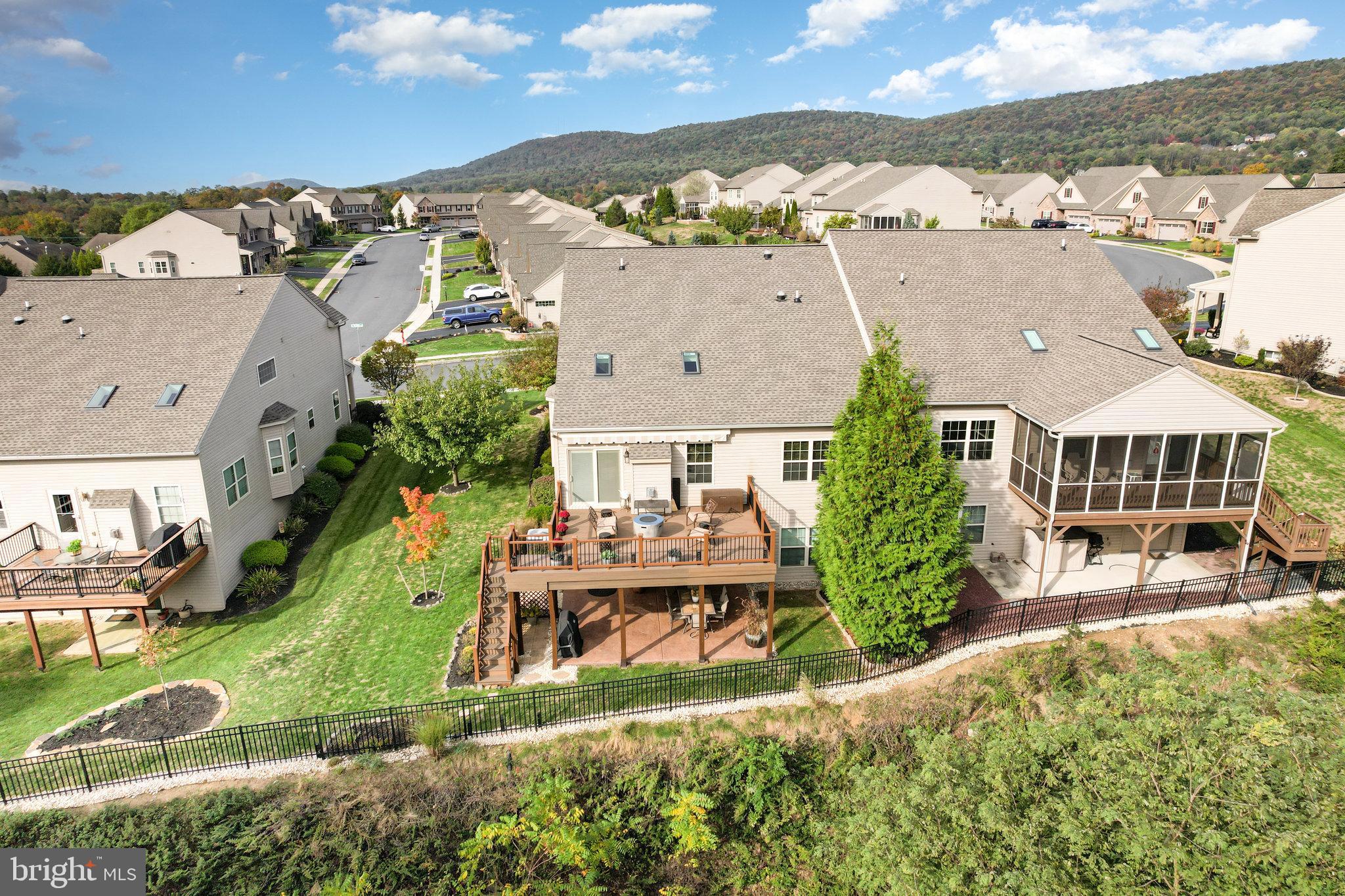 WYNDHURST MANOR - Residential