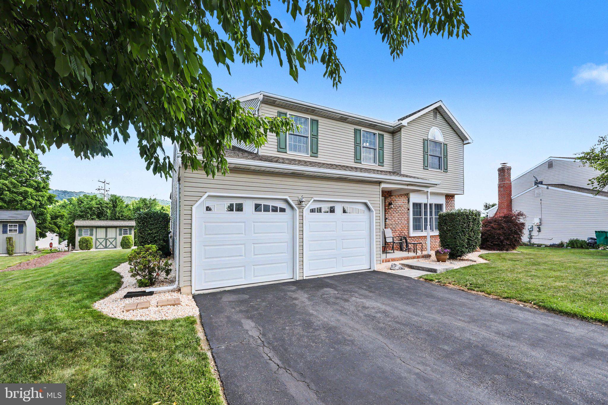 9 BLUE SPRUCE DRIVE