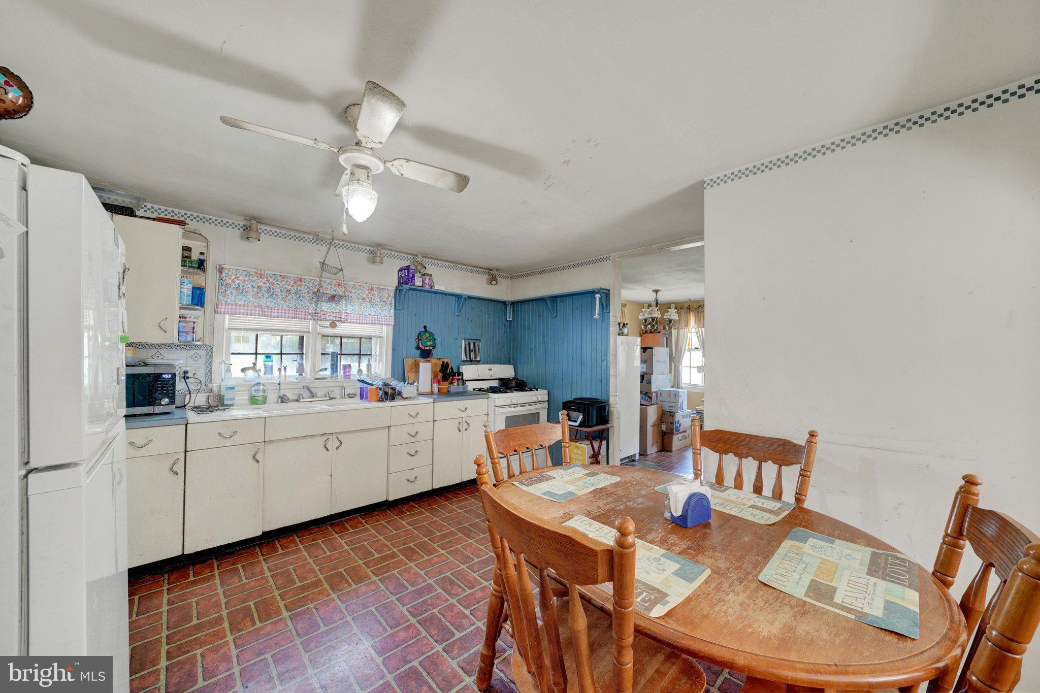 220 W MAIN STREET