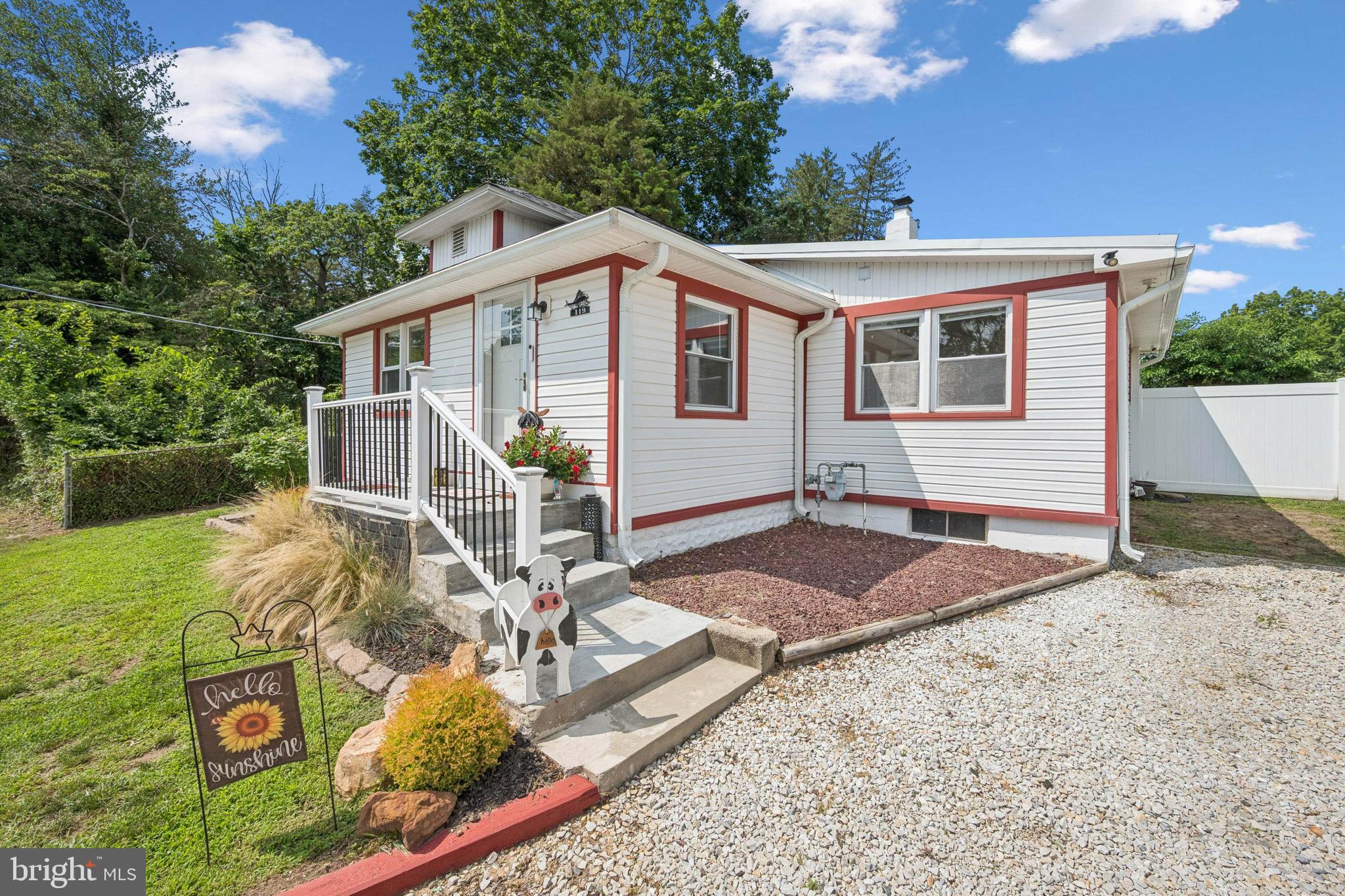 119 IVY LANE