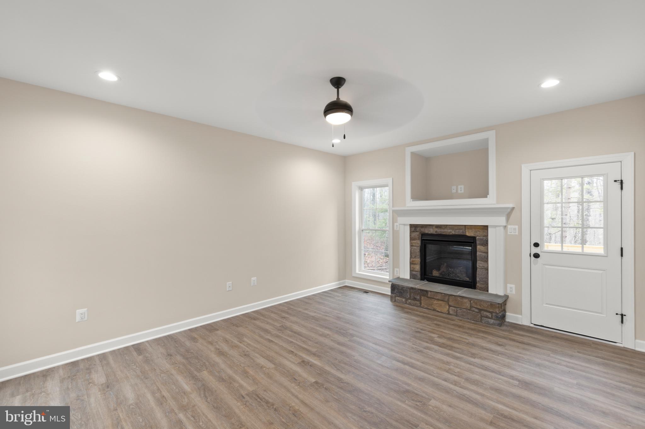 GREATLAND FARMS LAKE - Residential