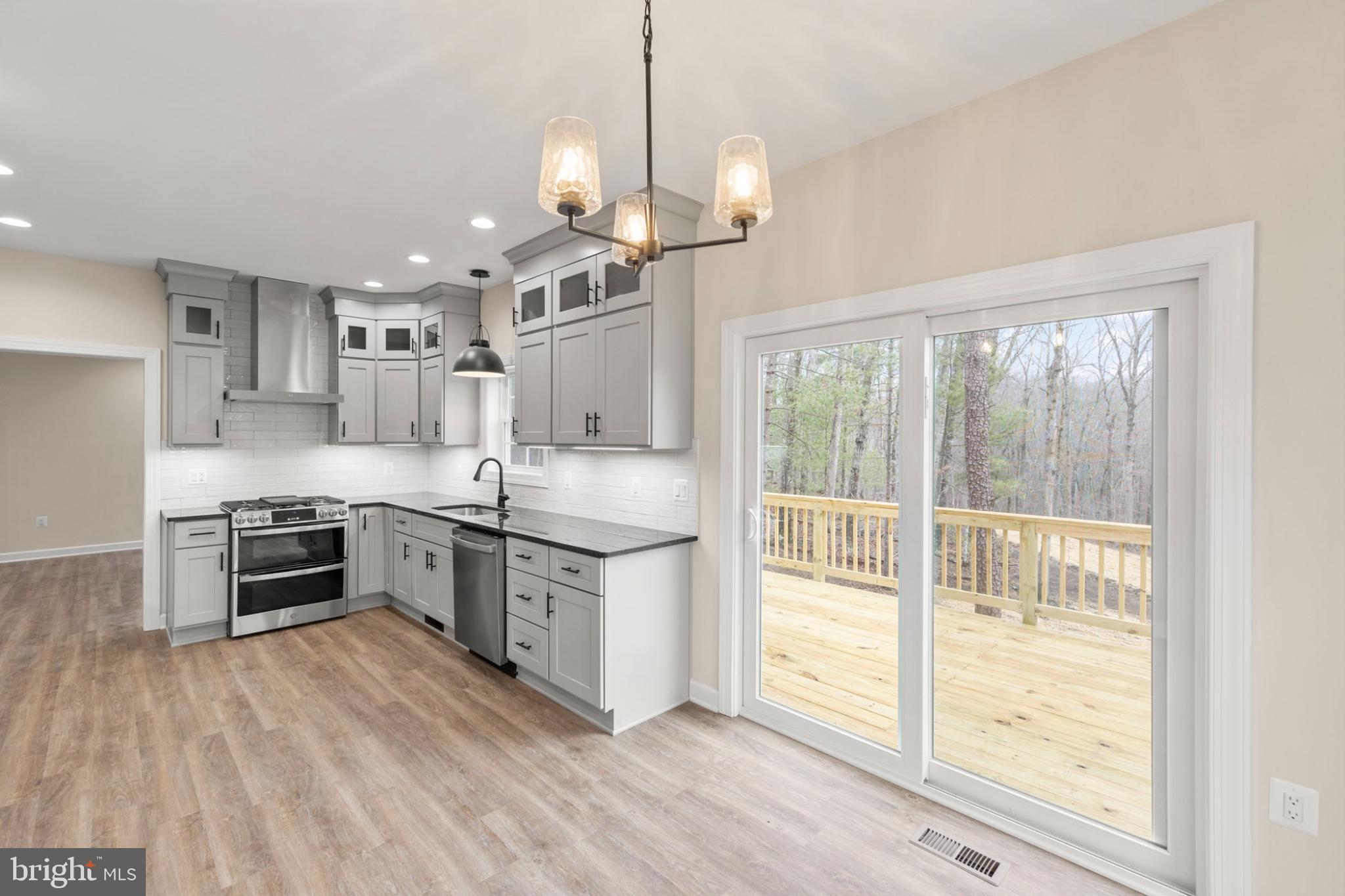 GREATLAND FARMS LAKE - Residential