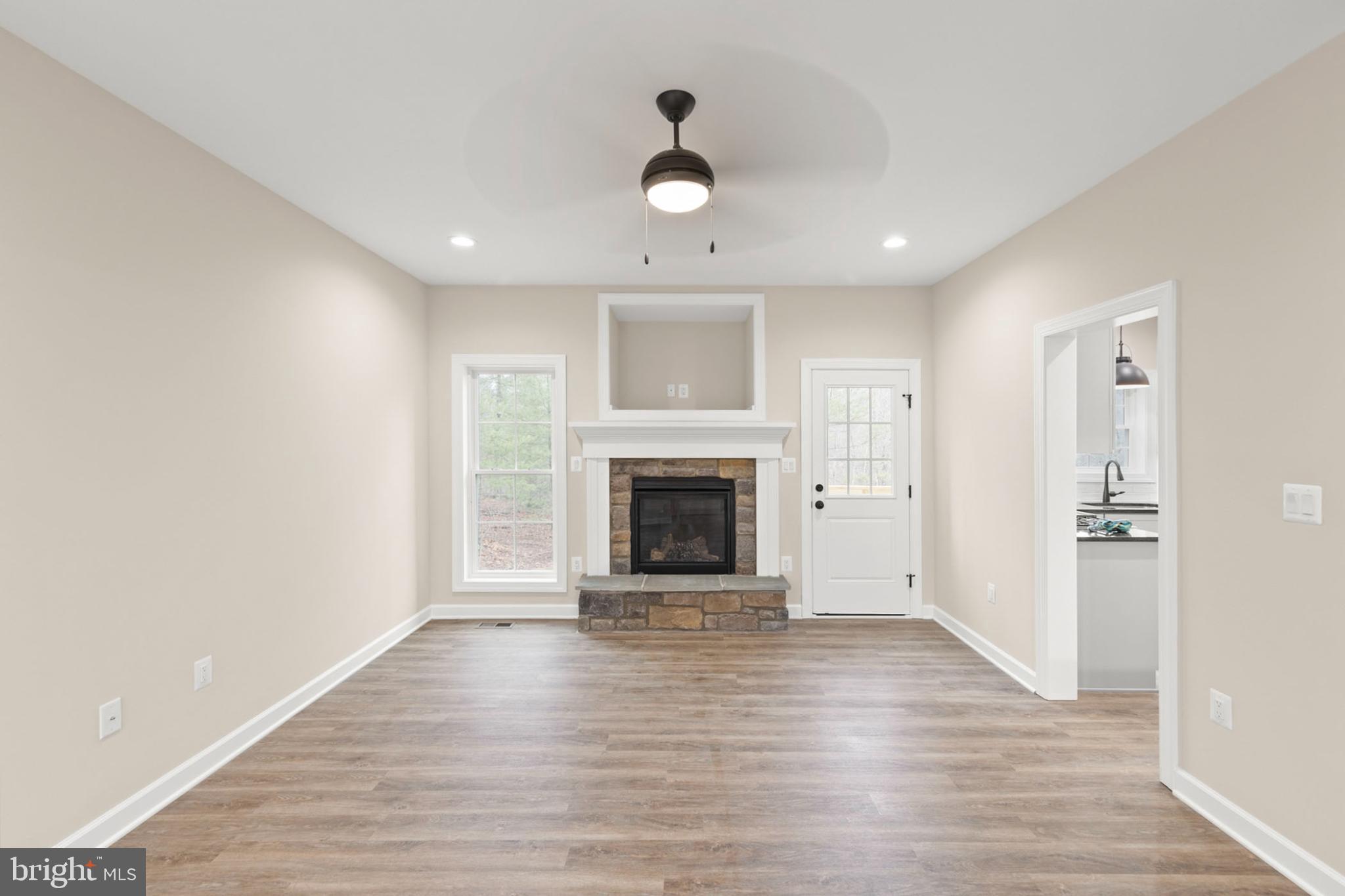 GREATLAND FARMS LAKE - Residential