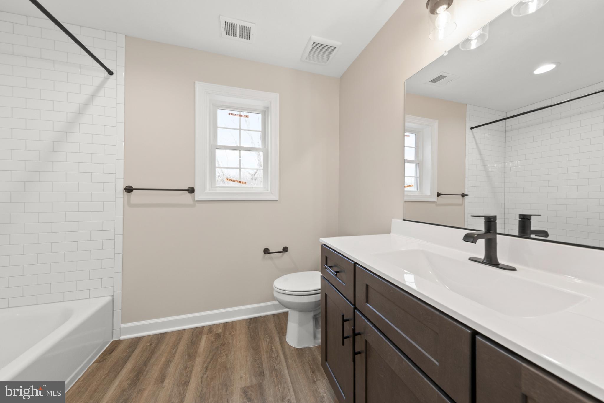 GREATLAND FARMS LAKE - Residential