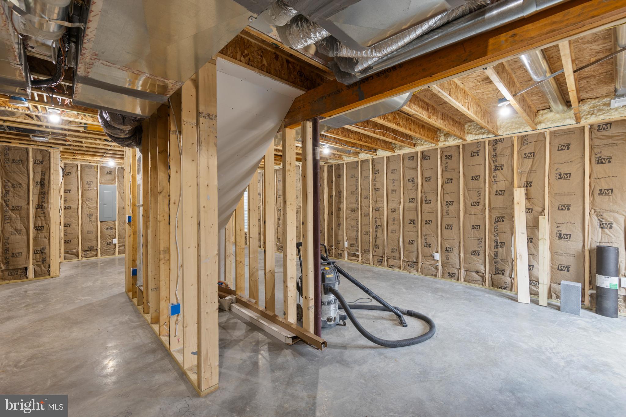 GREATLAND FARMS LAKE - Residential