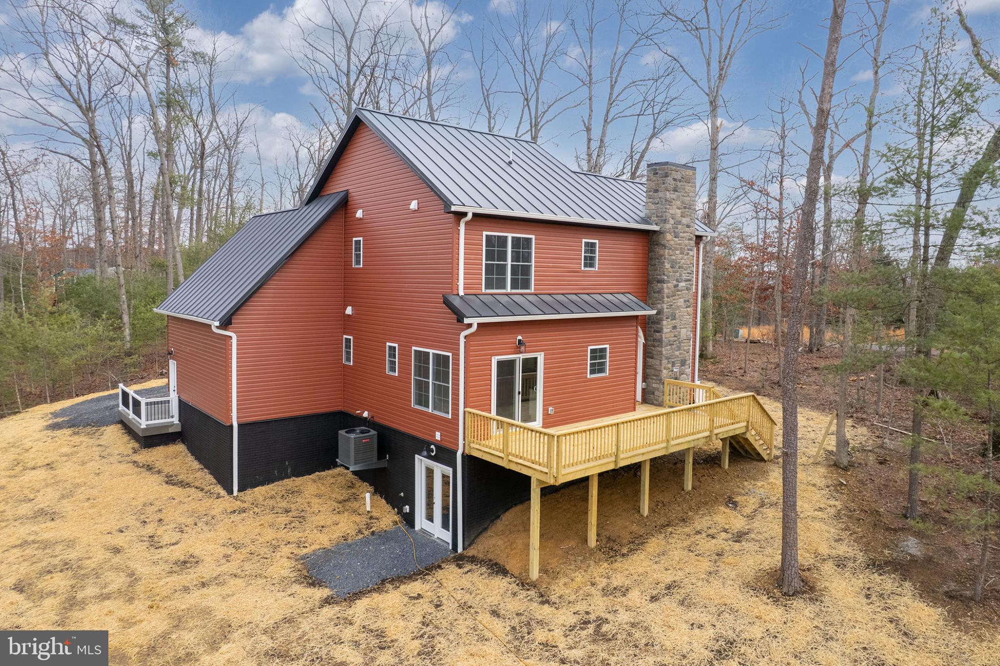 GREATLAND FARMS LAKE - Residential