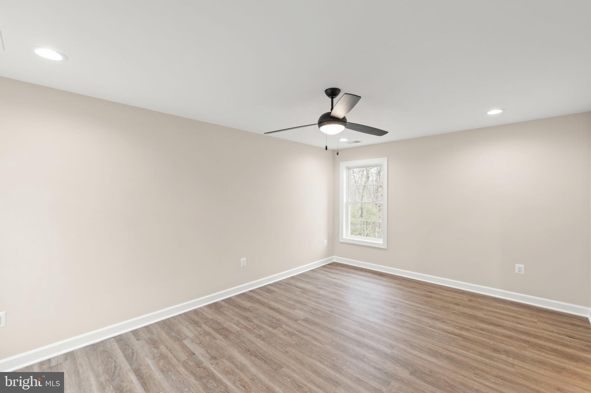 GREATLAND FARMS LAKE - Residential