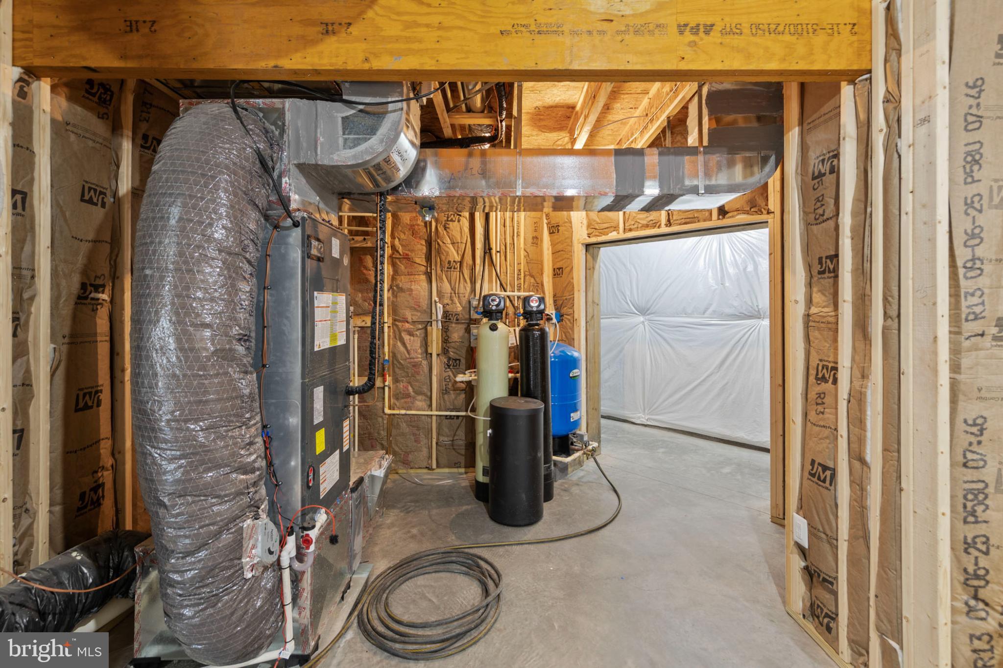 GREATLAND FARMS LAKE - Residential