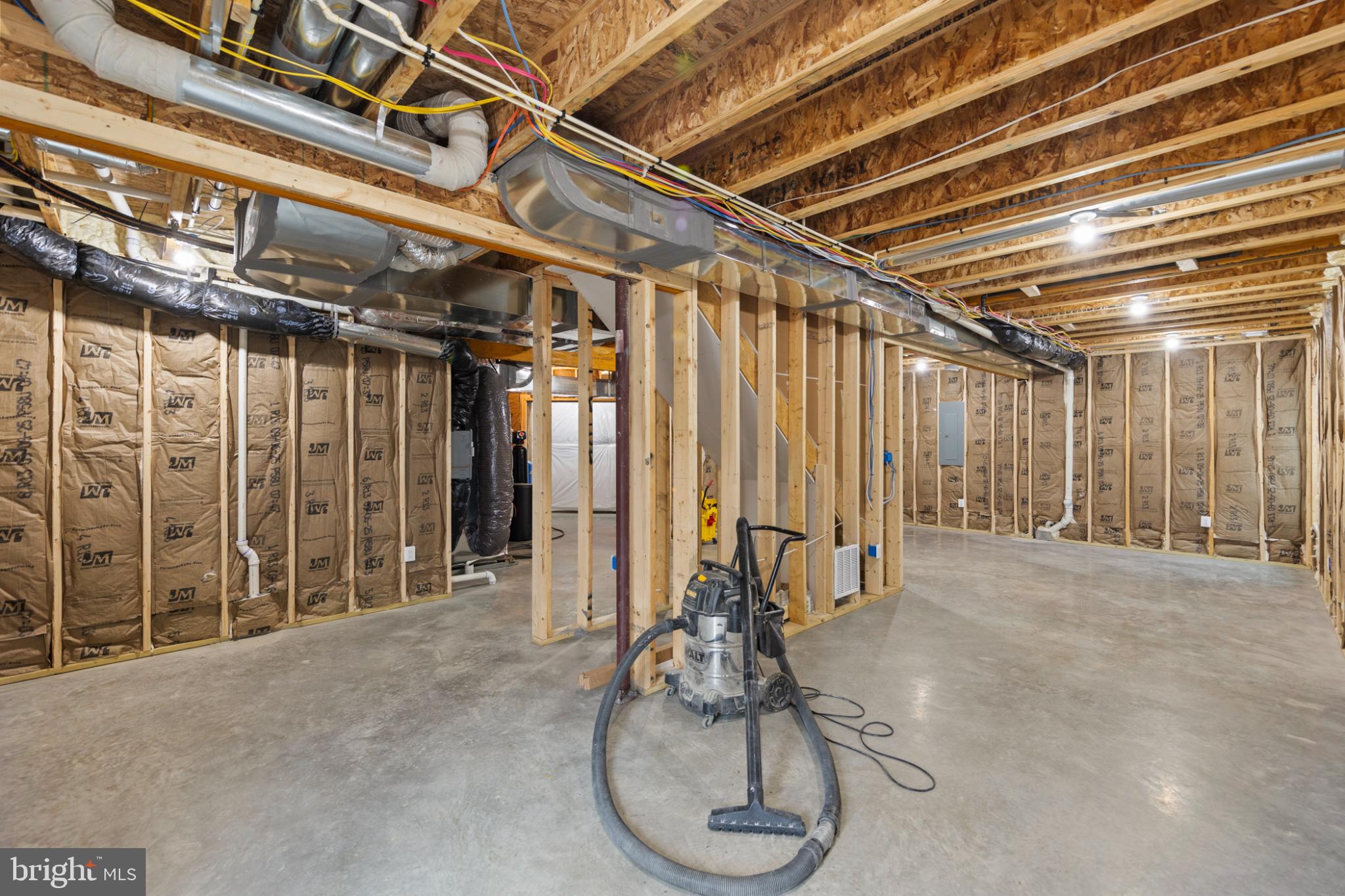 GREATLAND FARMS LAKE - Residential