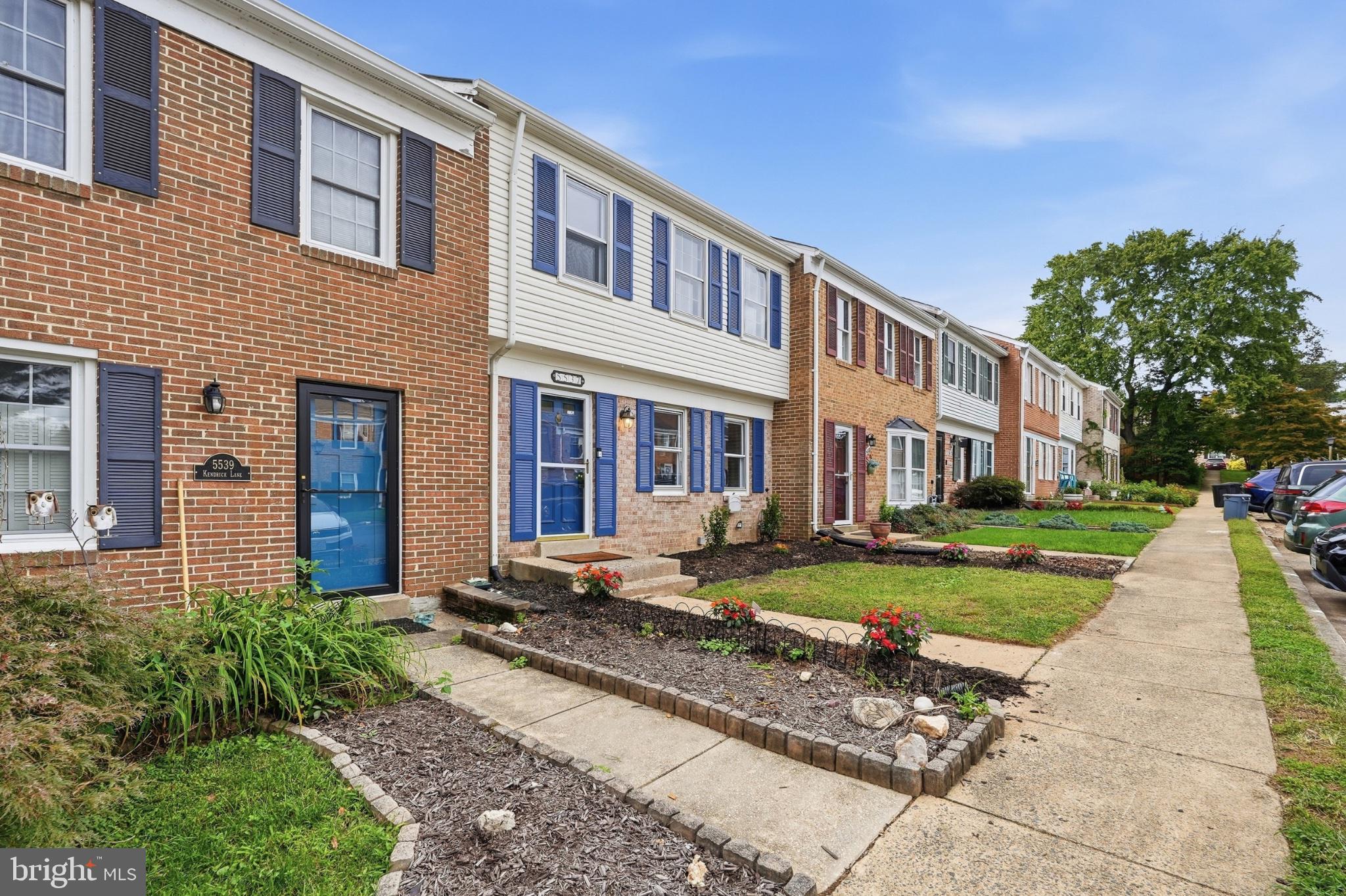 5537 KENDRICK LANE